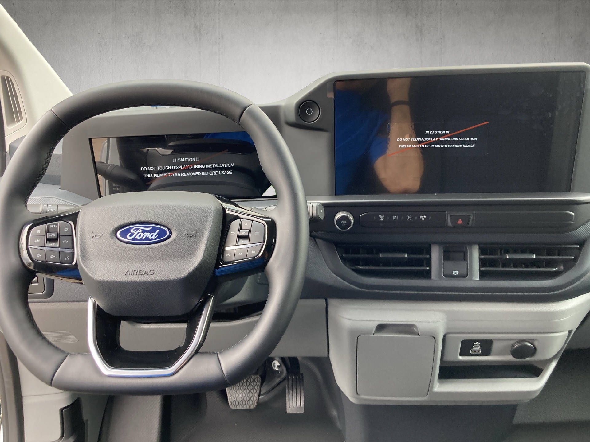 FORD E-Transit C Van 320 L1 Trend-image-22