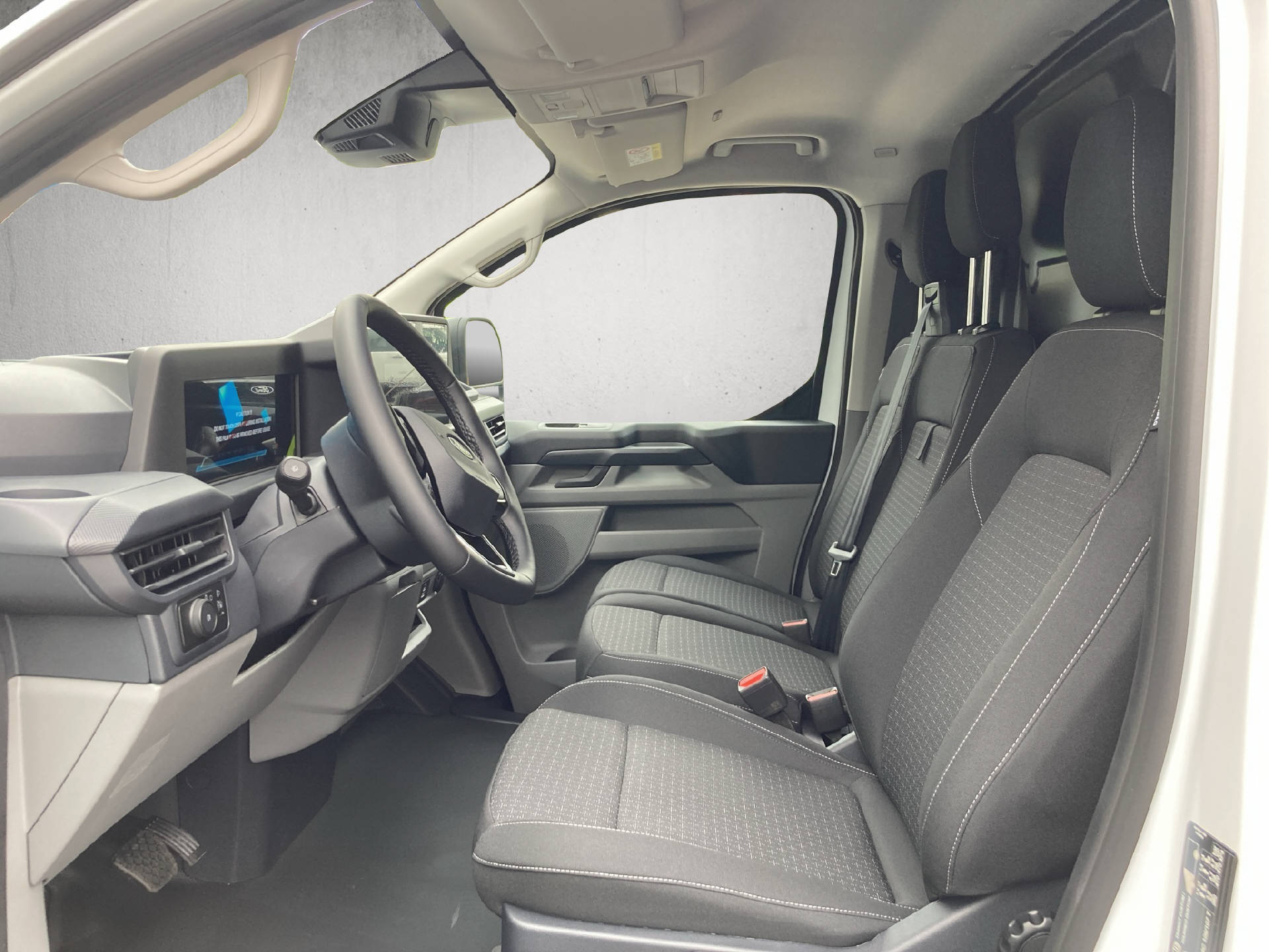 FORD E-Transit C Van 320 L1 Trend-image-31