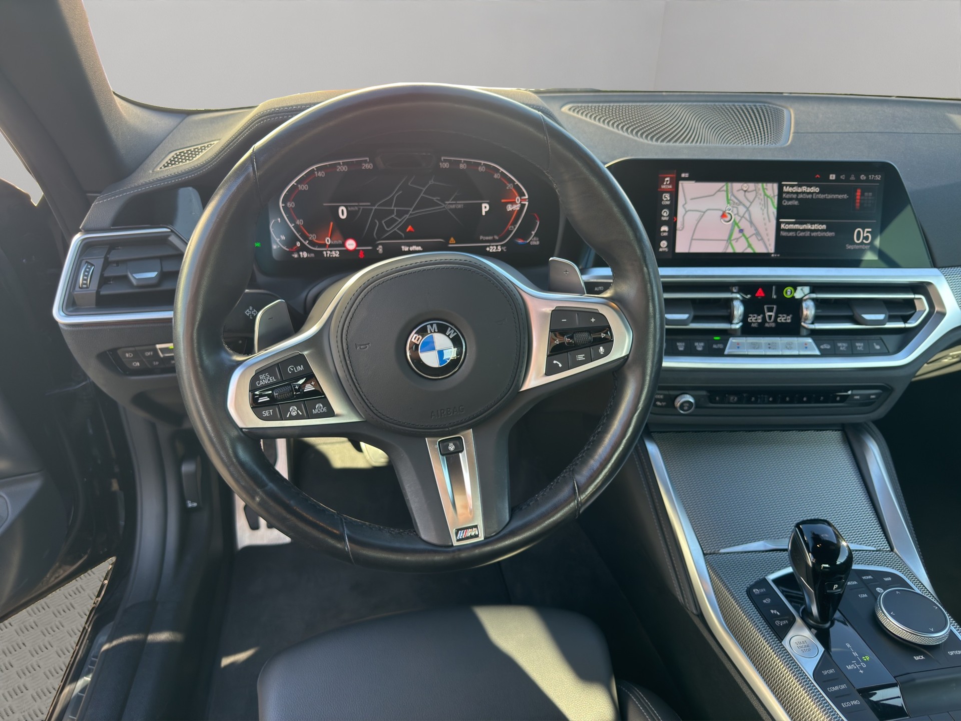 BMW 420i Cabriolet M Sport Steptronic-image-12