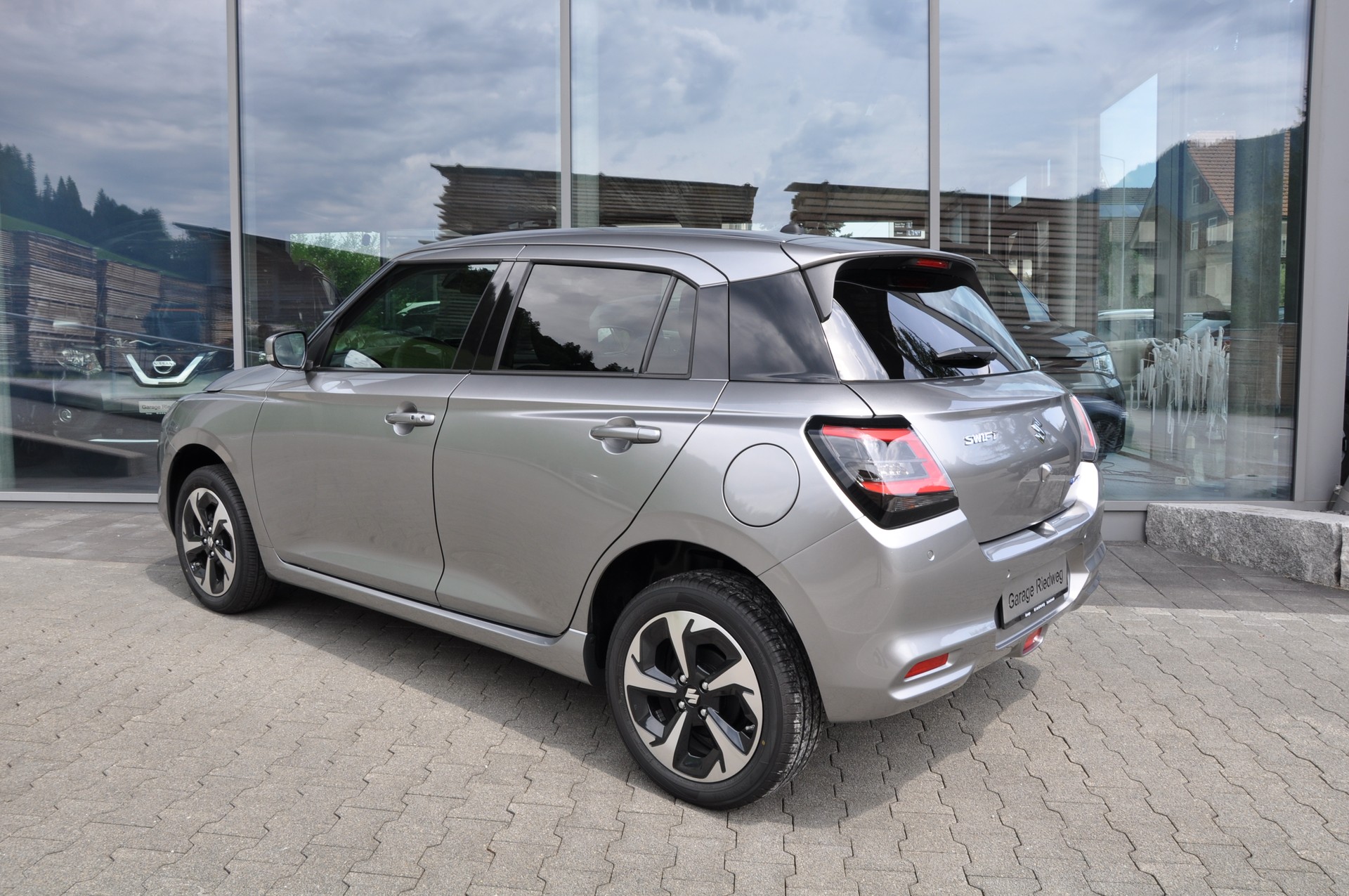 SUZUKI Swift 1.2 Compact Top Hybrid 4x4-image-7