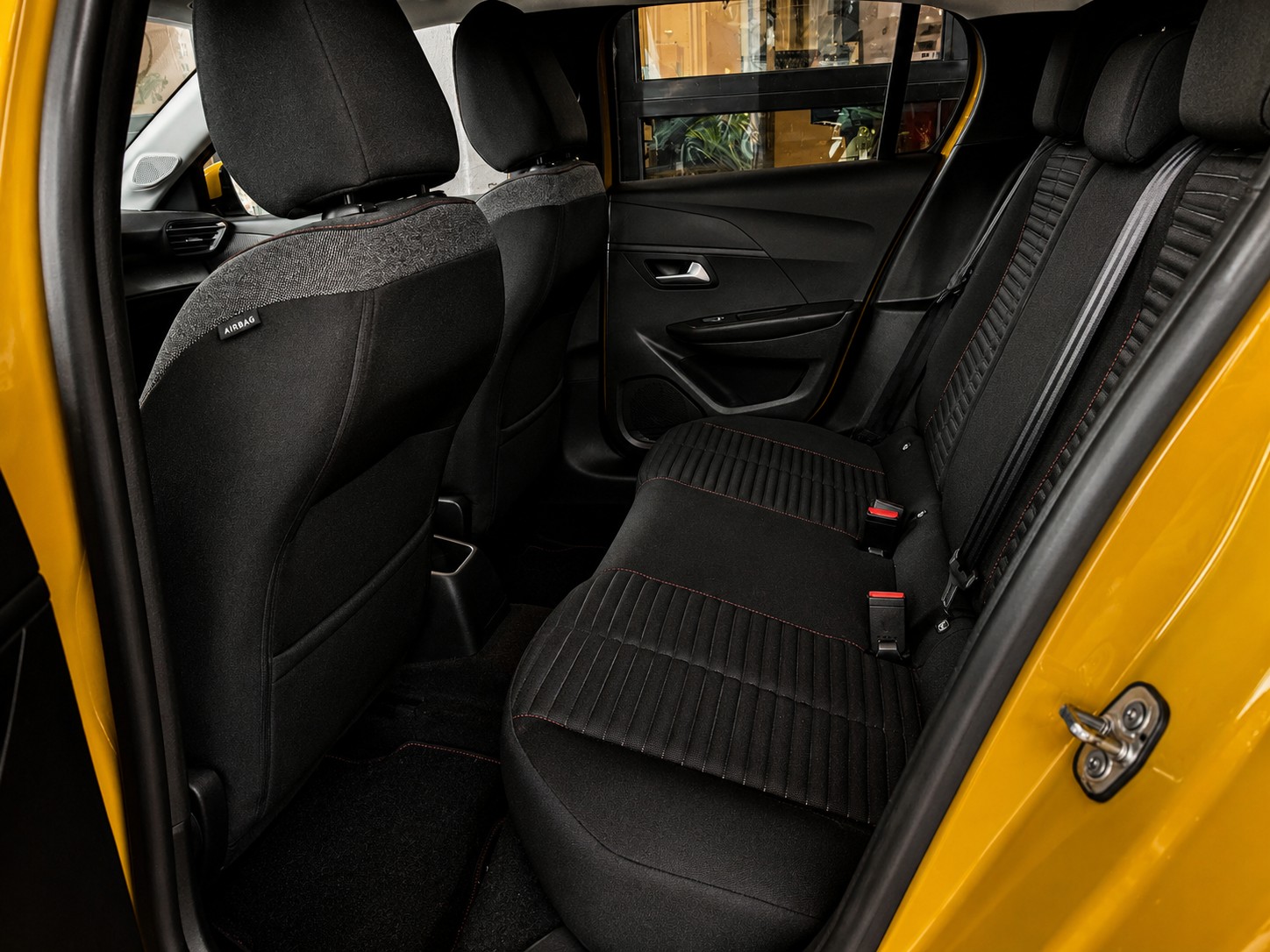 PEUGEOT 208 1.2 PureTech Active-image-10