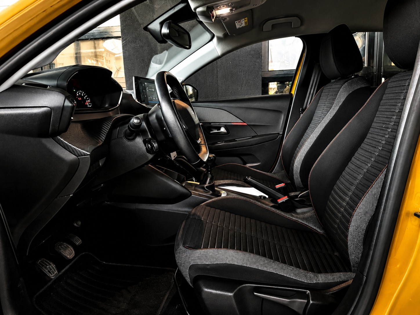 PEUGEOT 208 1.2 PureTech Active-image-8
