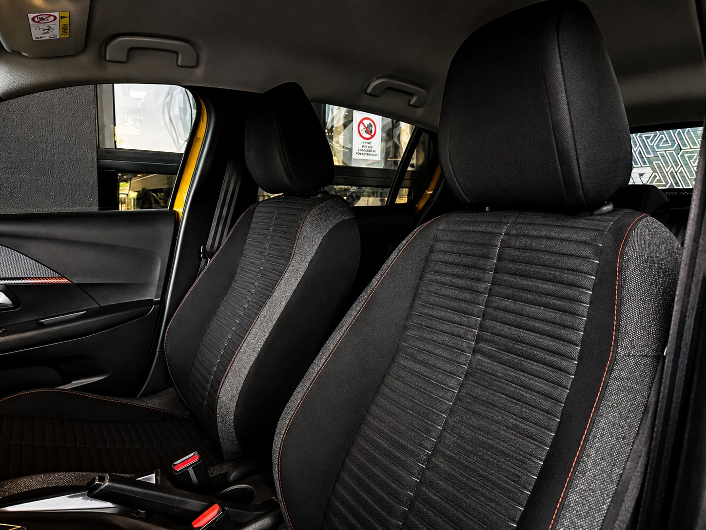 PEUGEOT 208 1.2 PureTech Active-image-11