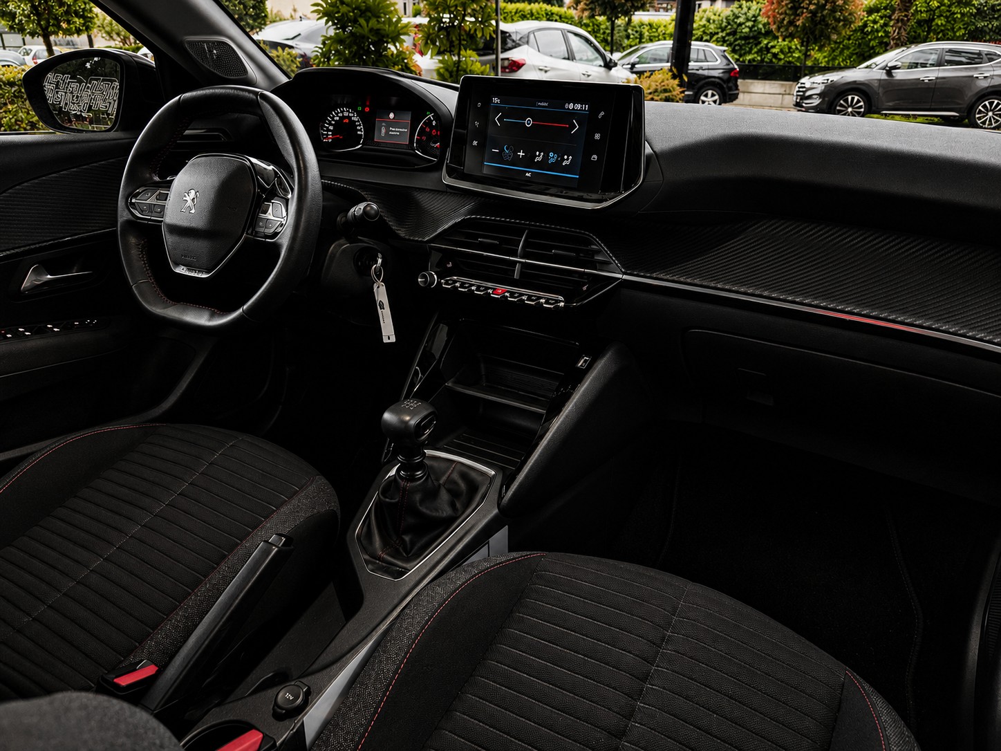 PEUGEOT 208 1.2 PureTech Active-image-9