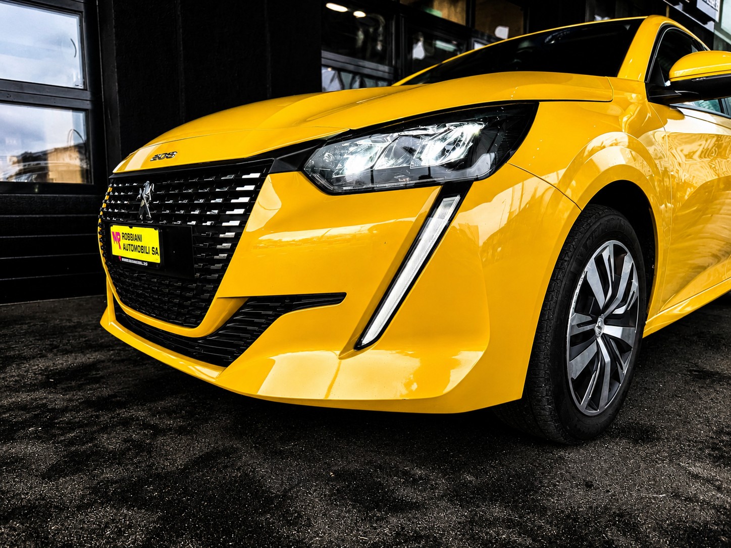 PEUGEOT 208 1.2 PureTech Active-image-5
