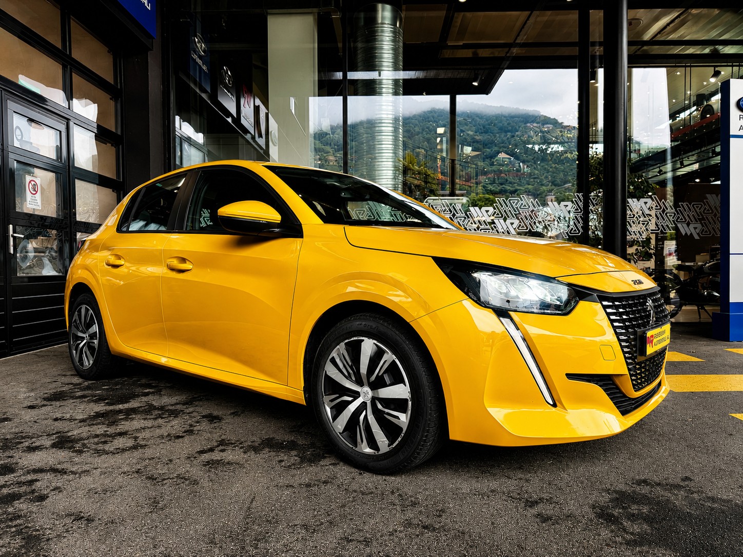 PEUGEOT 208 1.2 PureTech Active-image-3