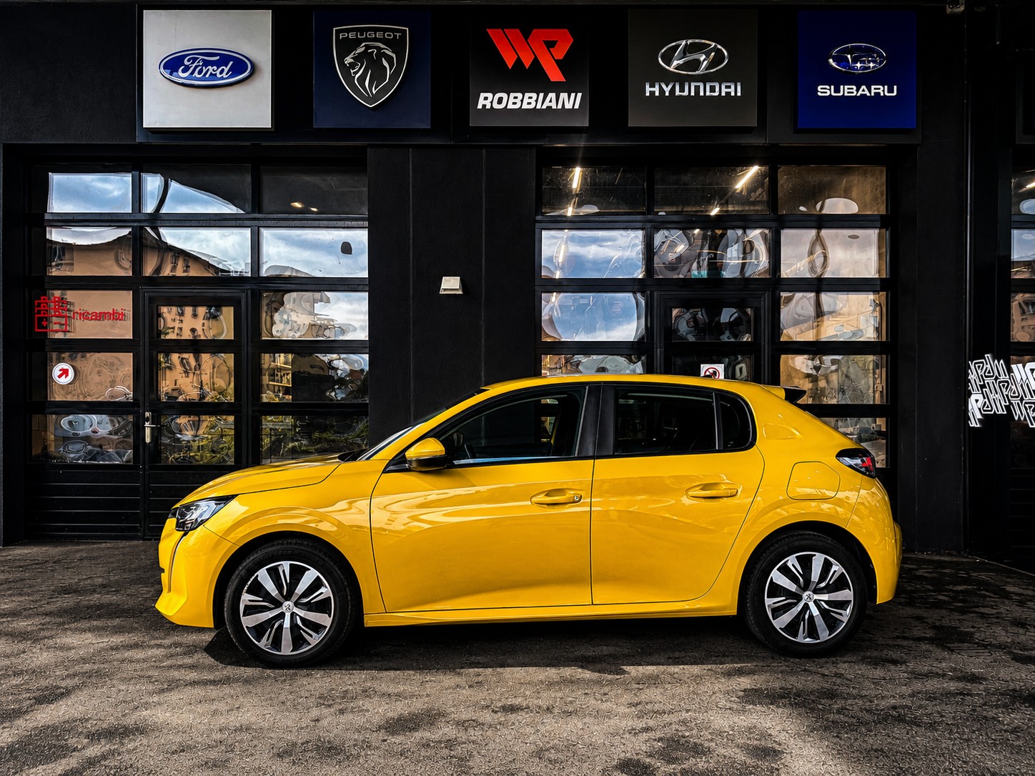 PEUGEOT 208 1.2 PureTech Active-image-1