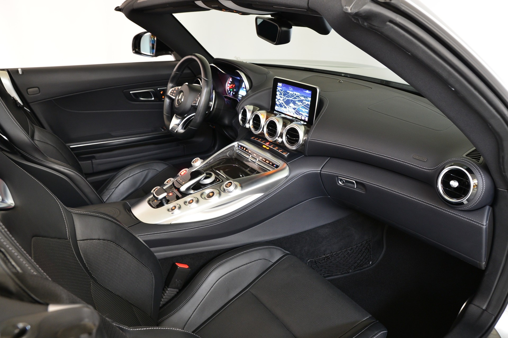 MERCEDES-BENZ AMG GT C Roadster Speedshift DCT-image-11