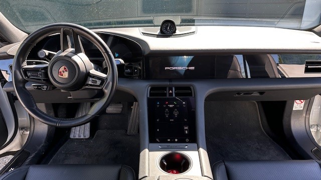 PORSCHE Taycan 4S-image-2