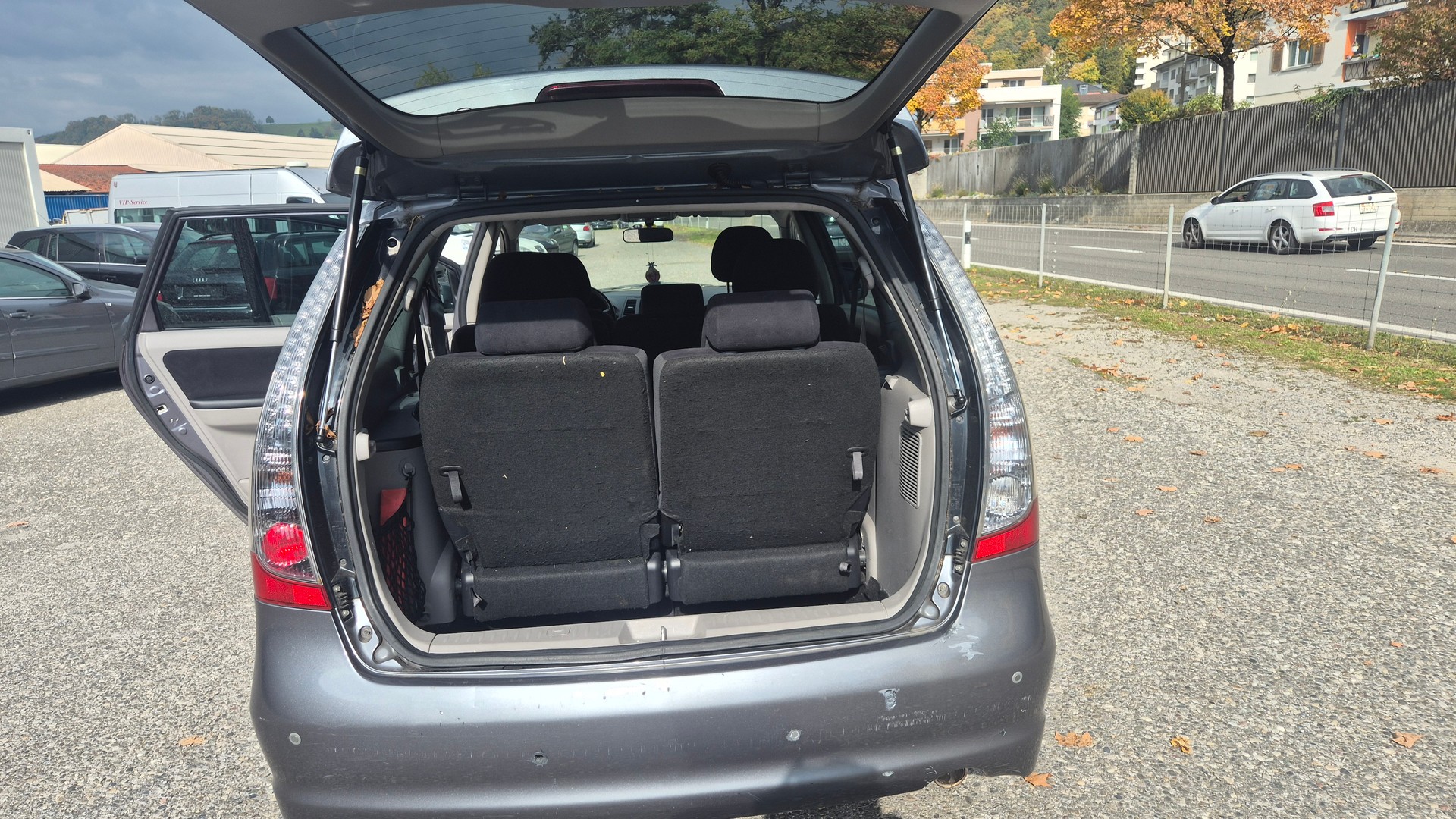 MITSUBISHI Grandis 2.0 16V DID Executive-image-10
