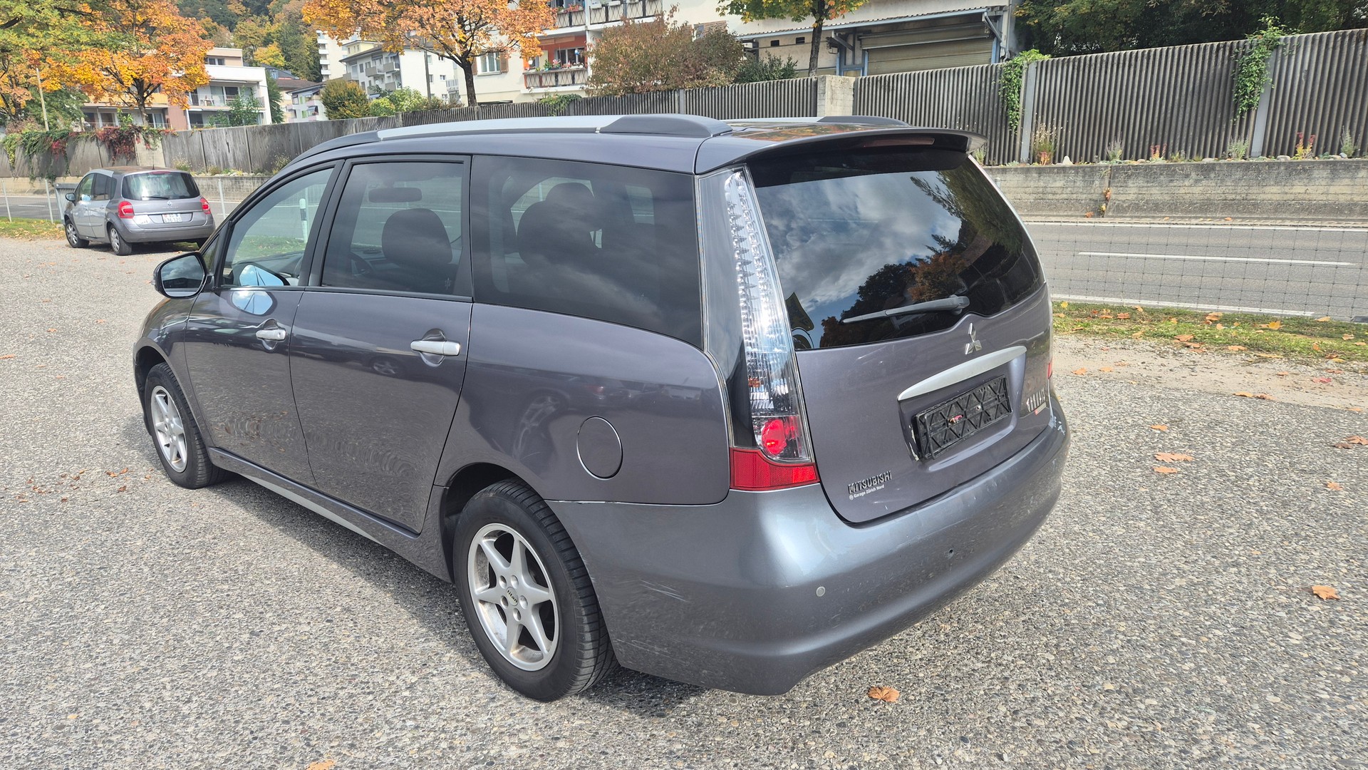 MITSUBISHI Grandis 2.0 16V DID Executive-image-4