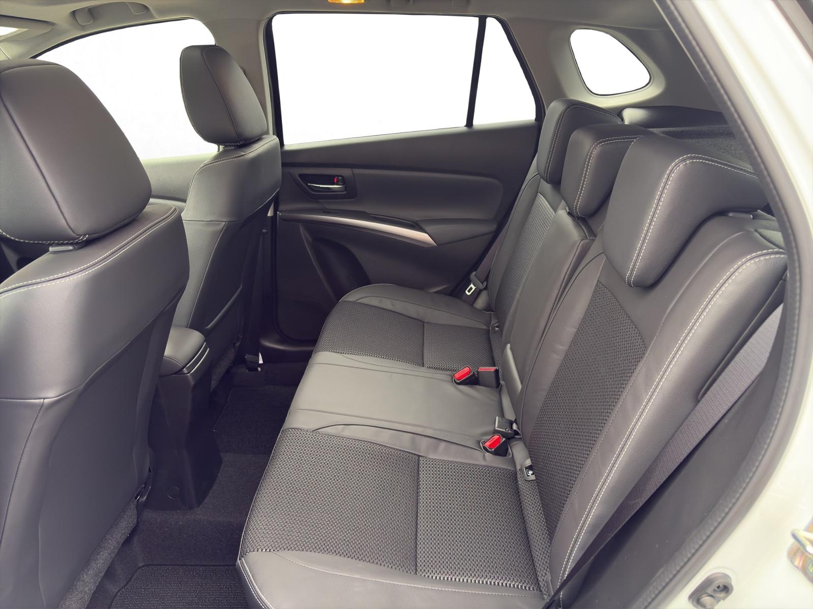 SUZUKI S-Cross 1.4 T Compact Top Hybrid 4x4-image-12