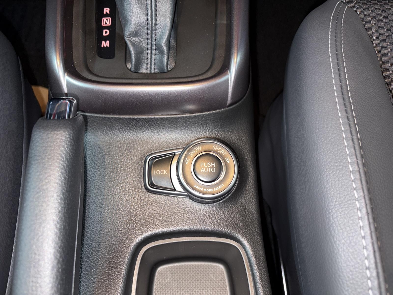 SUZUKI S-Cross 1.4 T Compact Top Hybrid 4x4-image-17