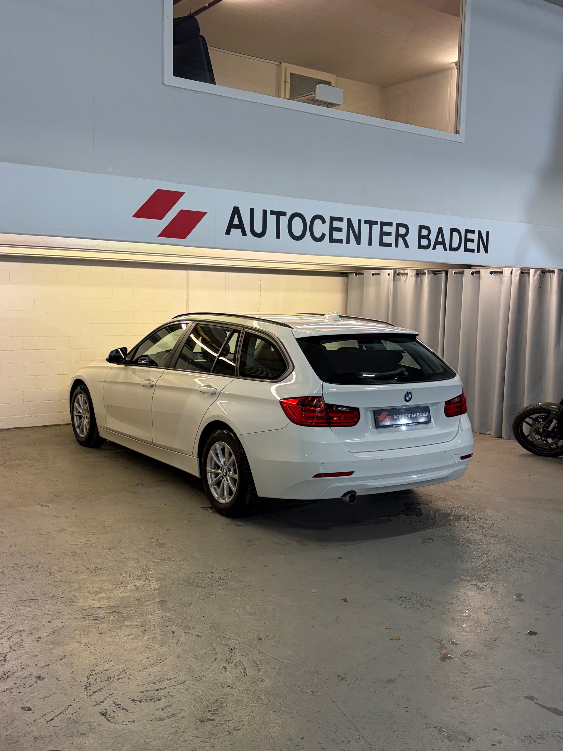 BMW 316d Touring Business Steptronic-image-5