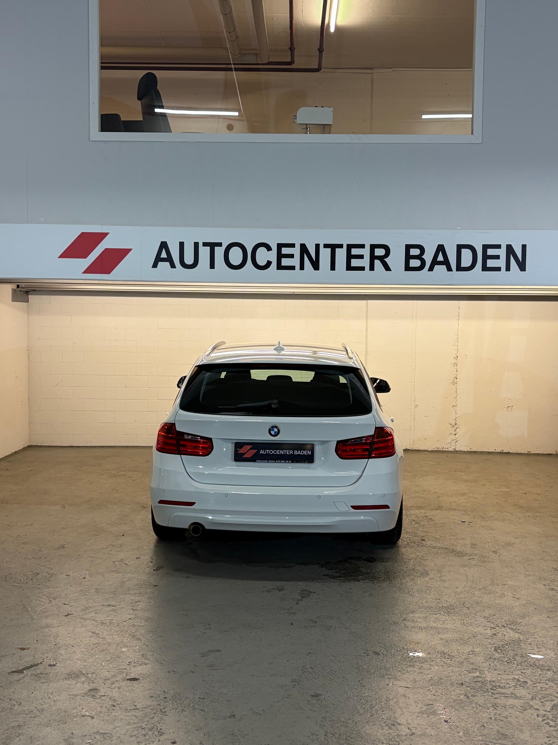 BMW 316d Touring Business Steptronic-image-4