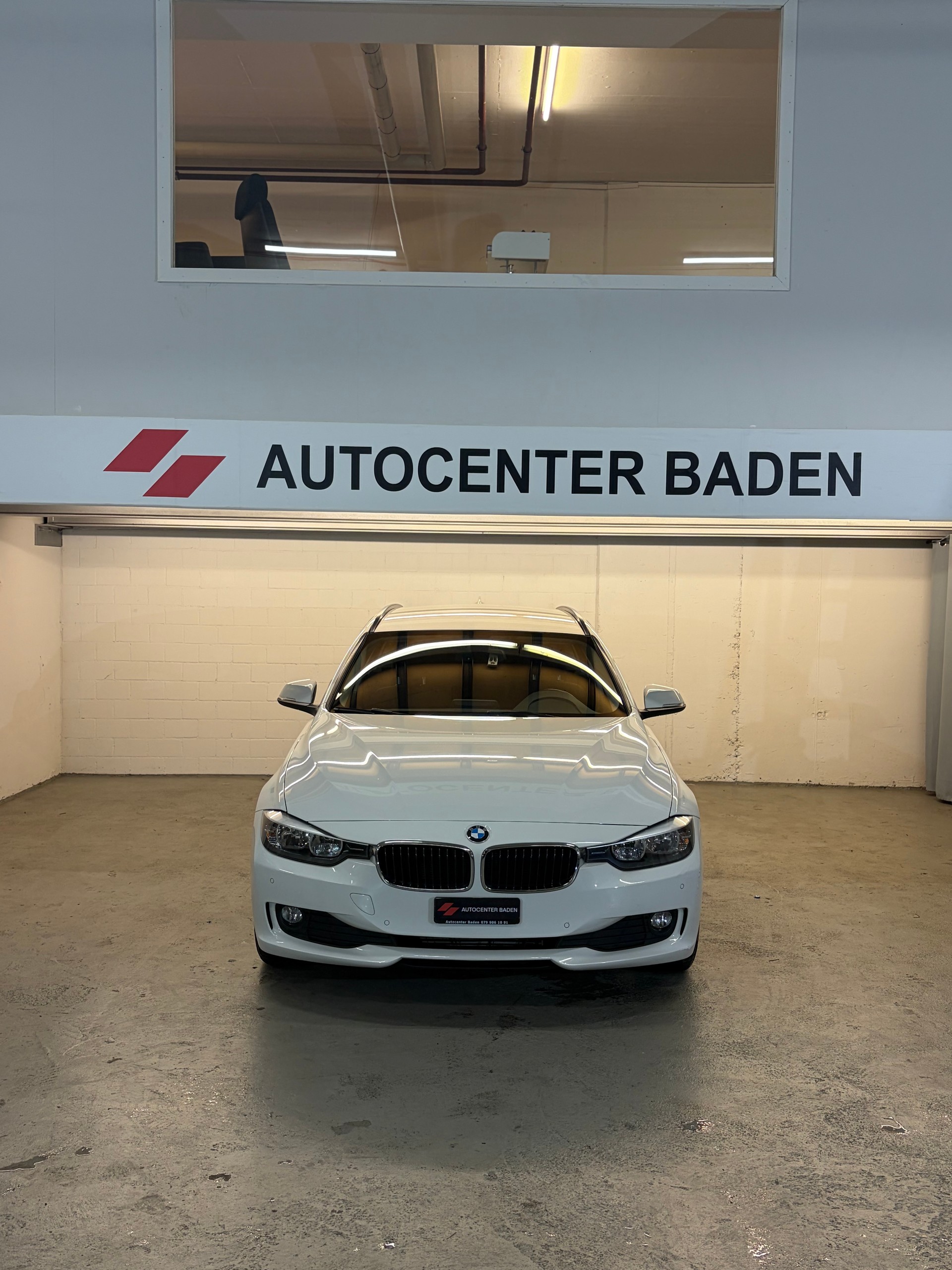 BMW 316d Touring Business Steptronic-showroom-element-1
