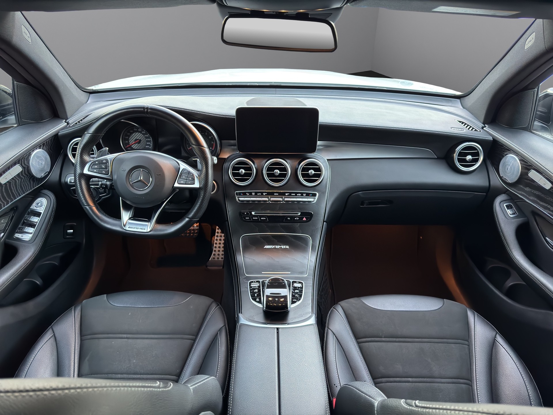 MERCEDES-BENZ GLC 63 AMG 4Matic+ 9G-Tronic-image-14