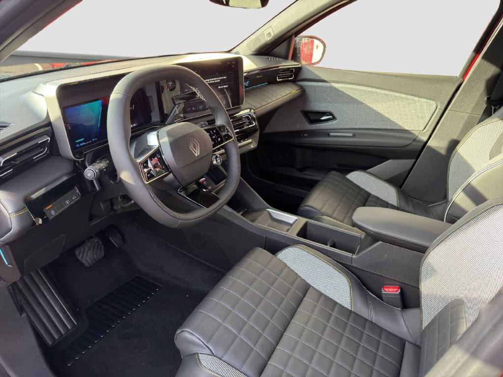 RENAULT R4 E-Tech Comfort Range iconic-image-7