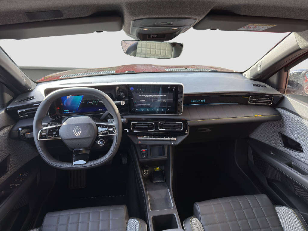 RENAULT R4 E-Tech Comfort Range iconic-image-8