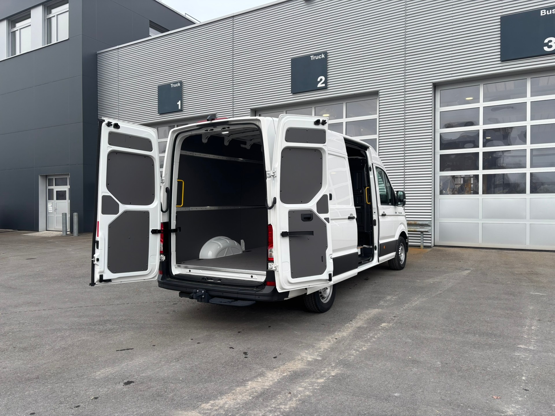 MAN TGE 3.180 Standard 4x4 A-image-6