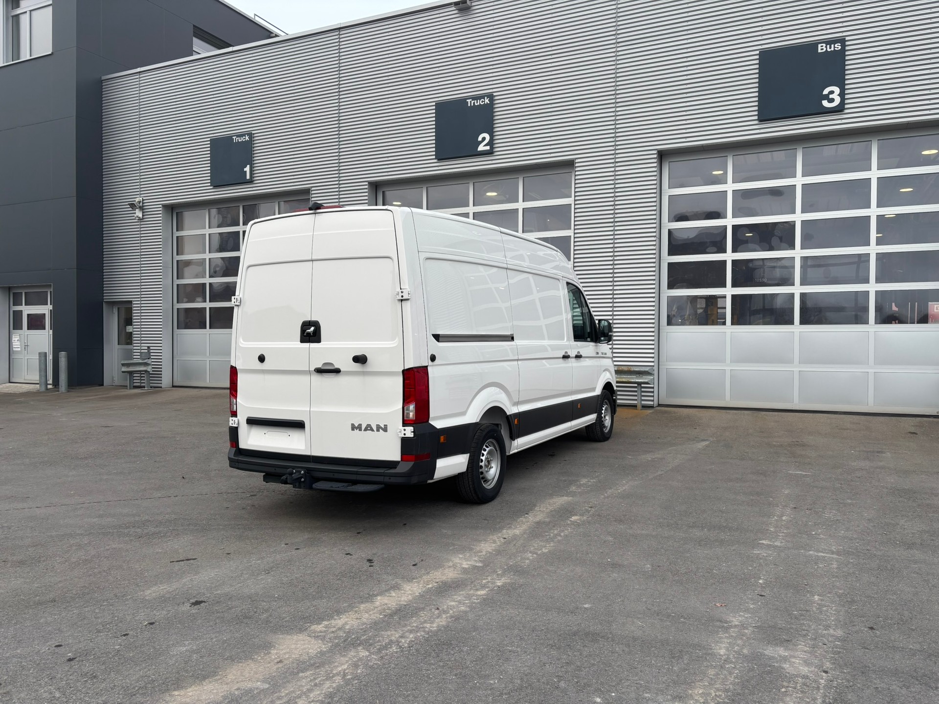 MAN TGE 3.180 Standard 4x4 A-image-5