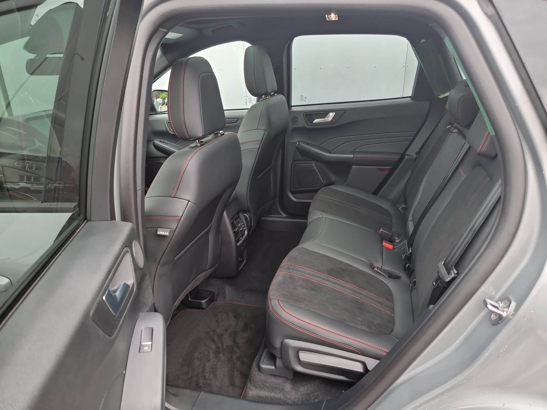 FORD Kuga 2.5 Plug-in Hybrid ST-Line X-image-13