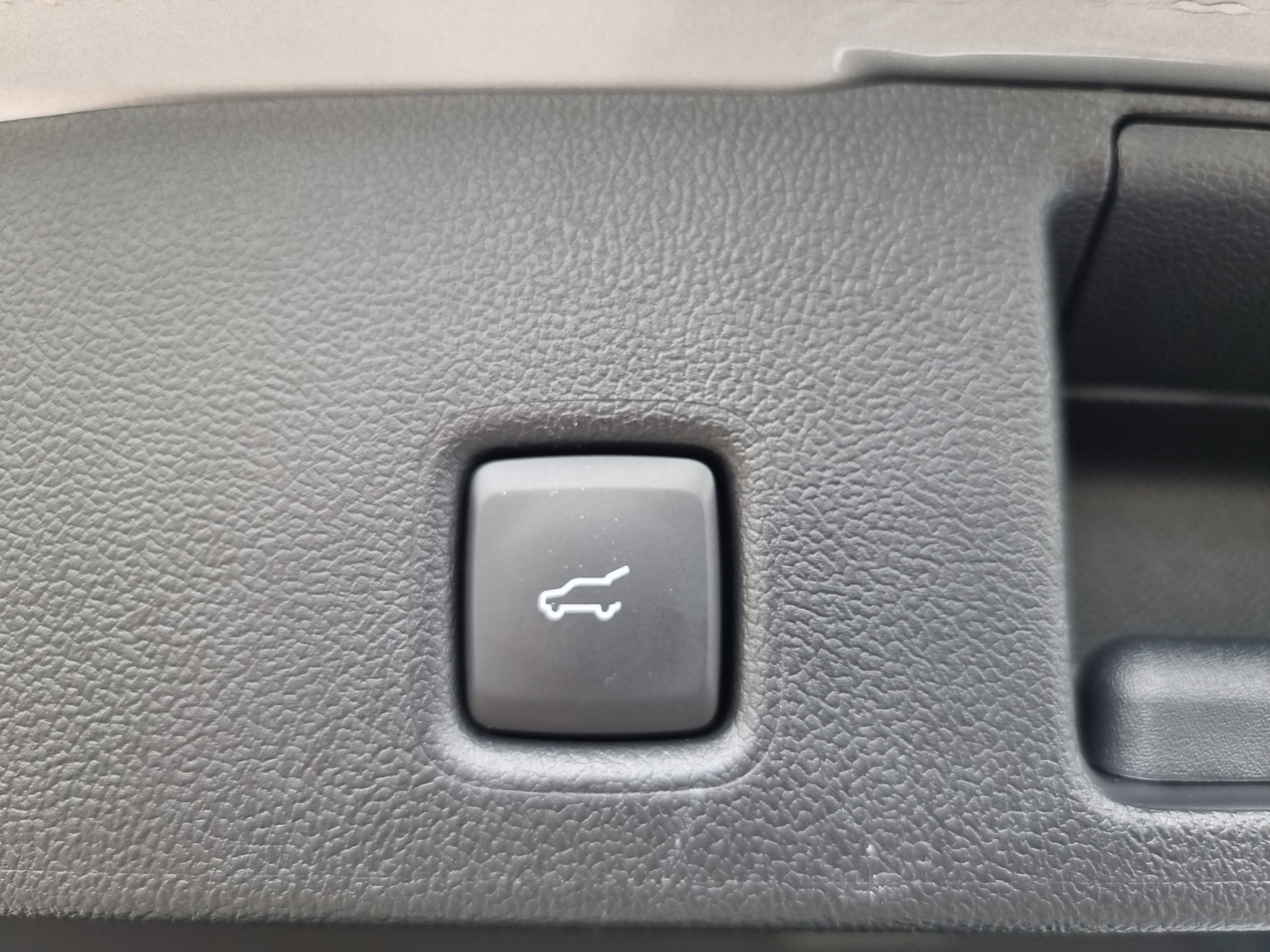 FORD Kuga 2.5 Plug-in Hybrid ST-Line X-image-14
