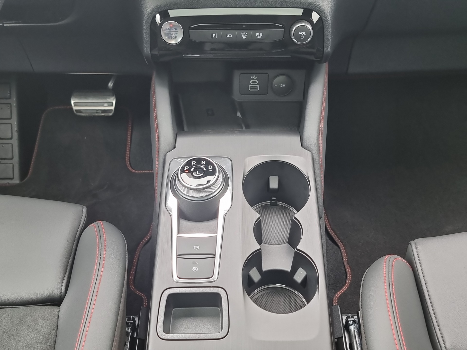 FORD Kuga 2.5 Plug-in Hybrid ST-Line X-image-8