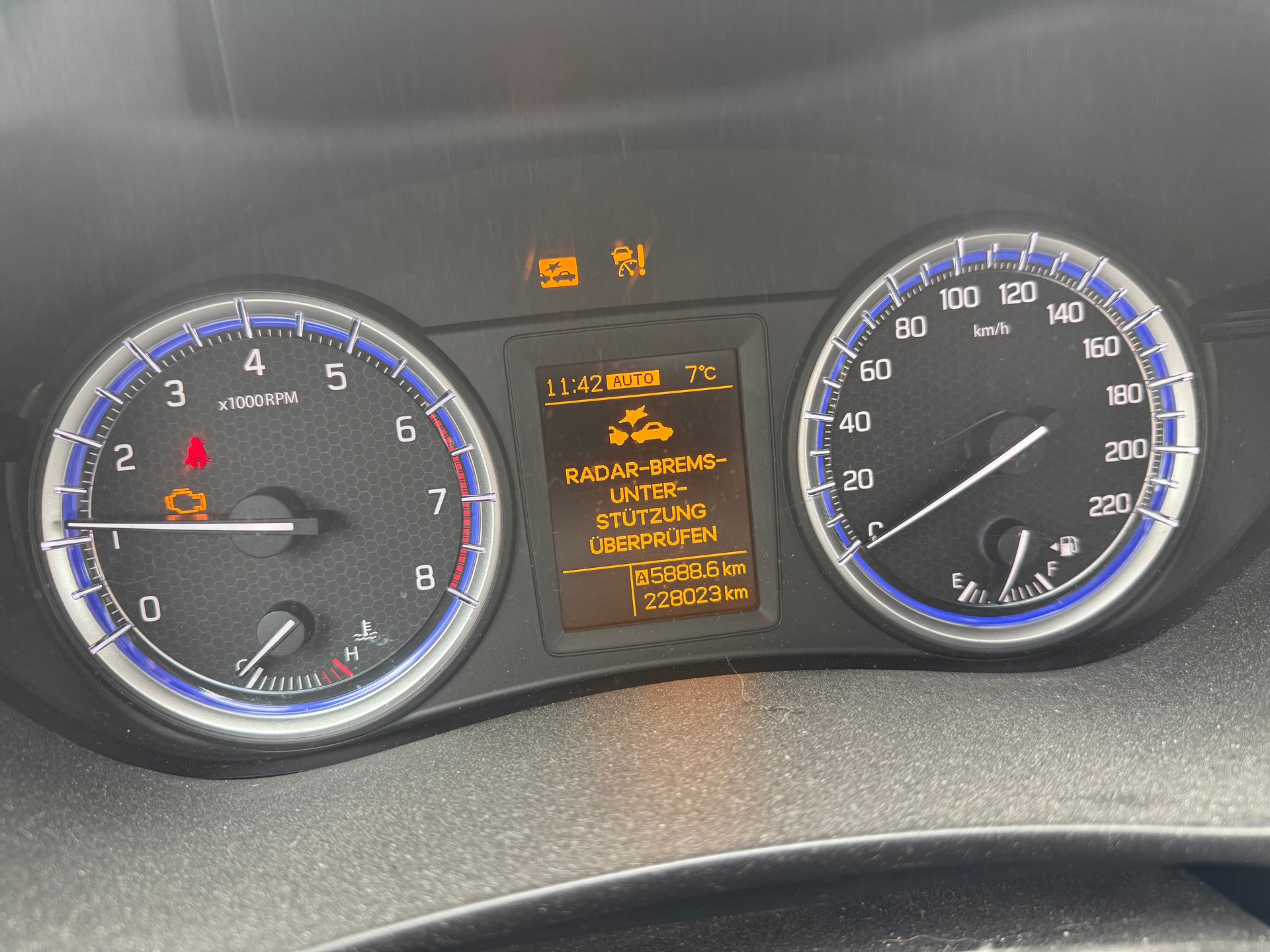 SUZUKI SX4 S-Cross 1.4 16V Compact Top 4WD-image-12