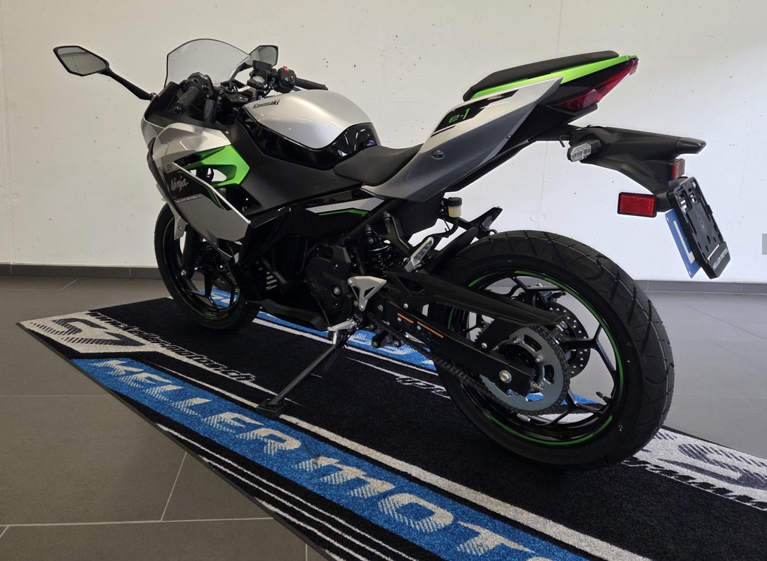 KAWASAKI Ninja e-1-showroom-element-1