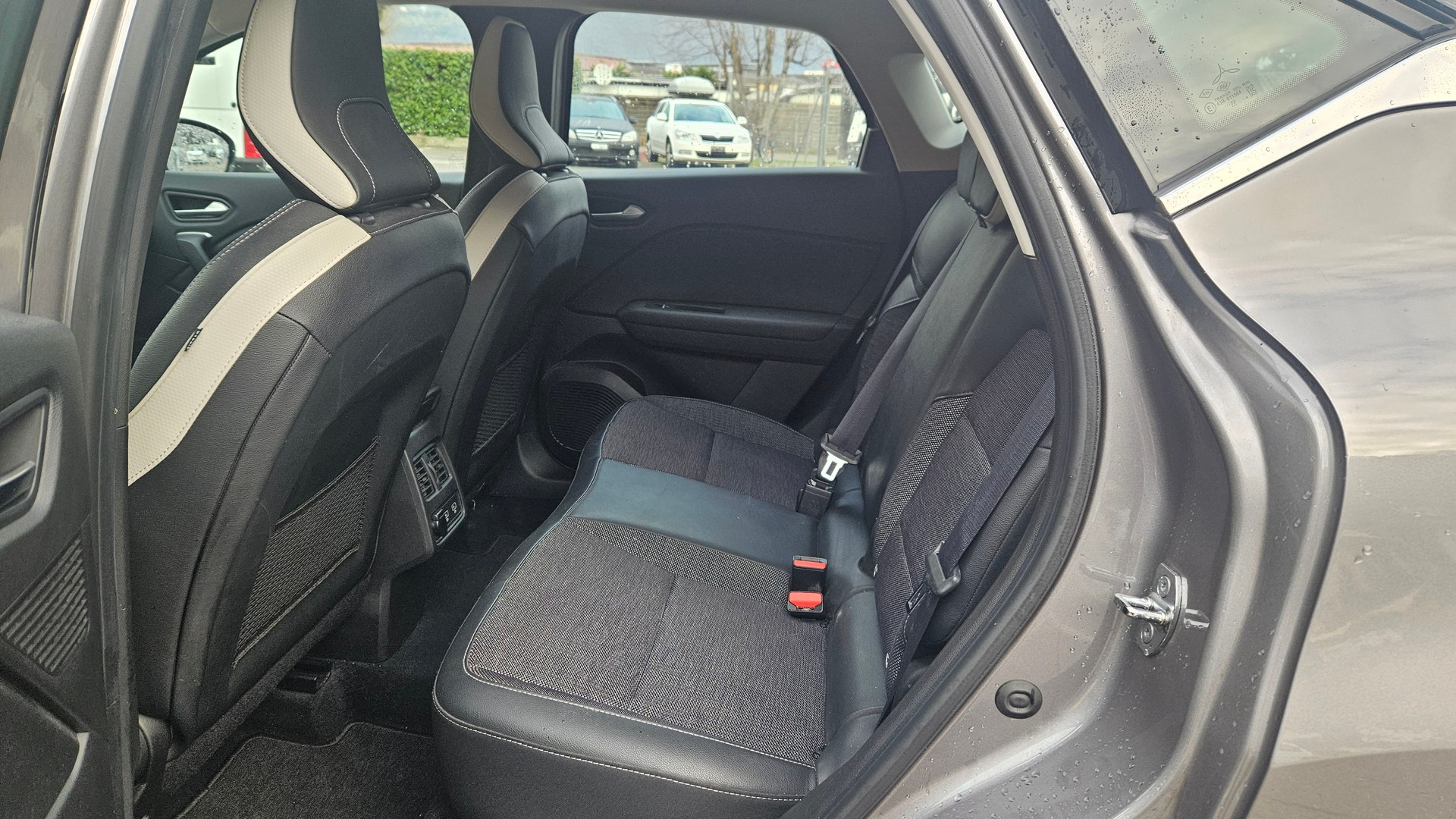 RENAULT Captur 1.3 TCe Techno EDC-image-5
