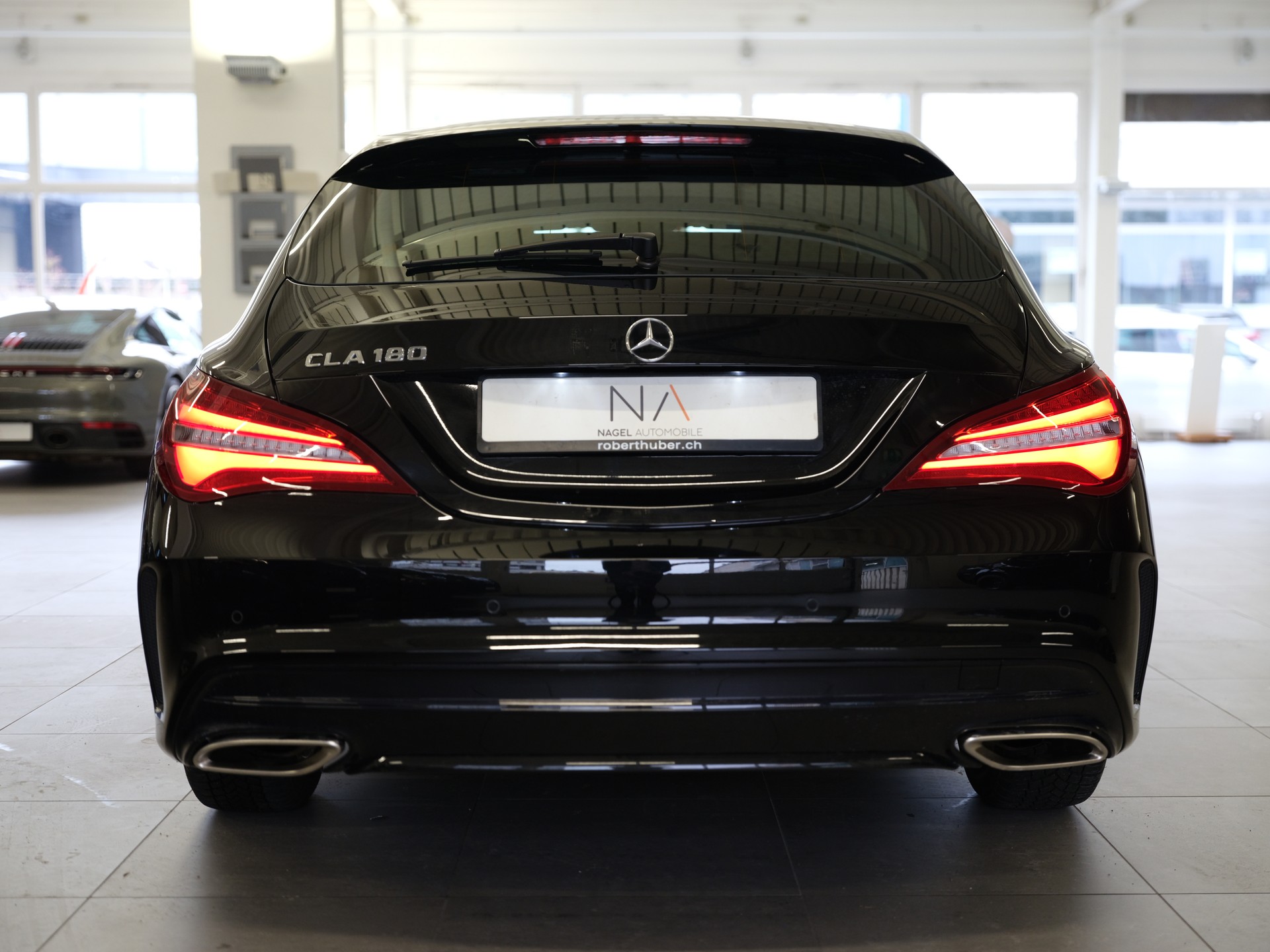 MERCEDES-BENZ CLA Shooting Brake 180 d Urban 7G-DCT-image-5
