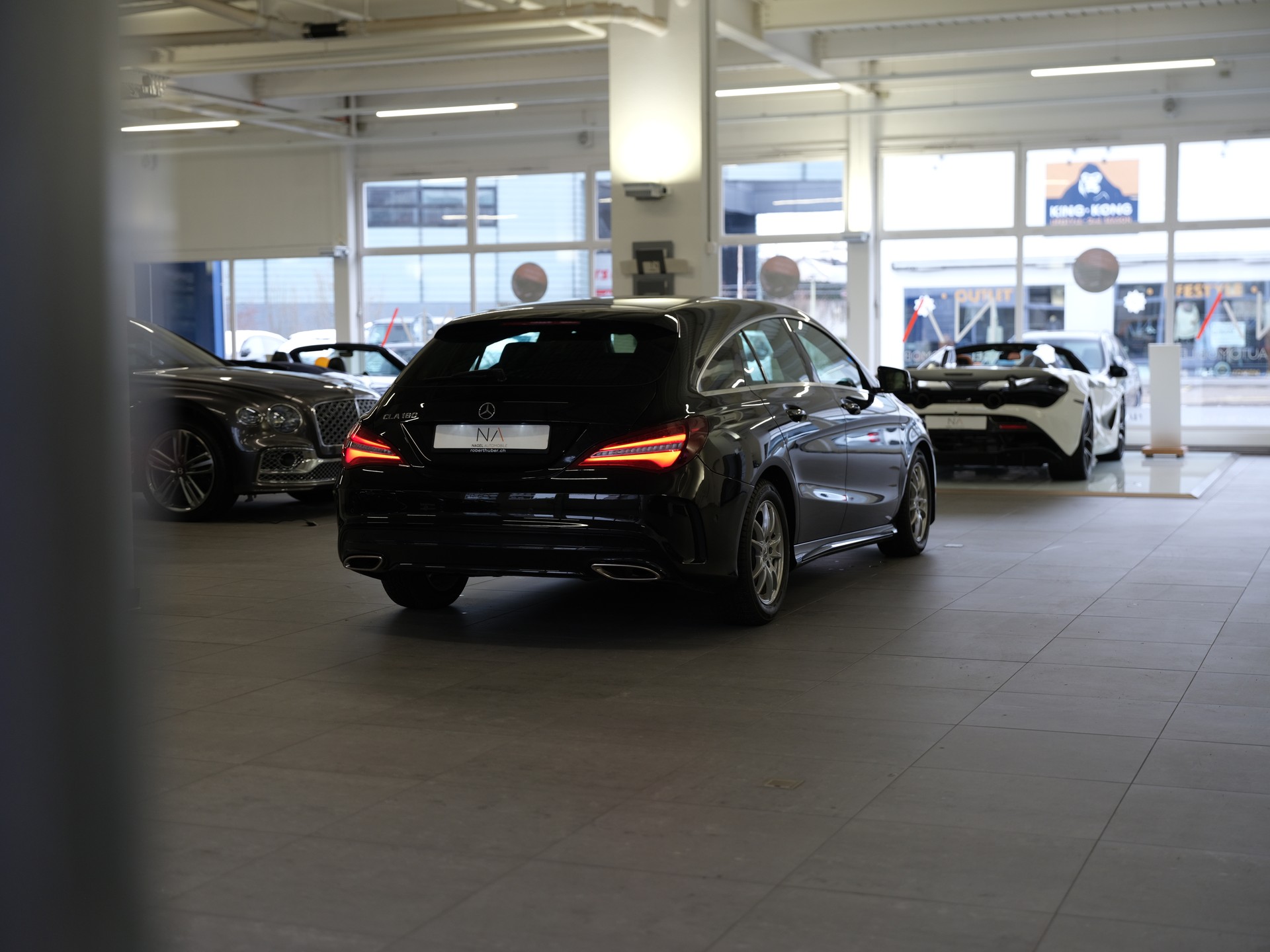 MERCEDES-BENZ CLA Shooting Brake 180 d Urban 7G-DCT-image-13