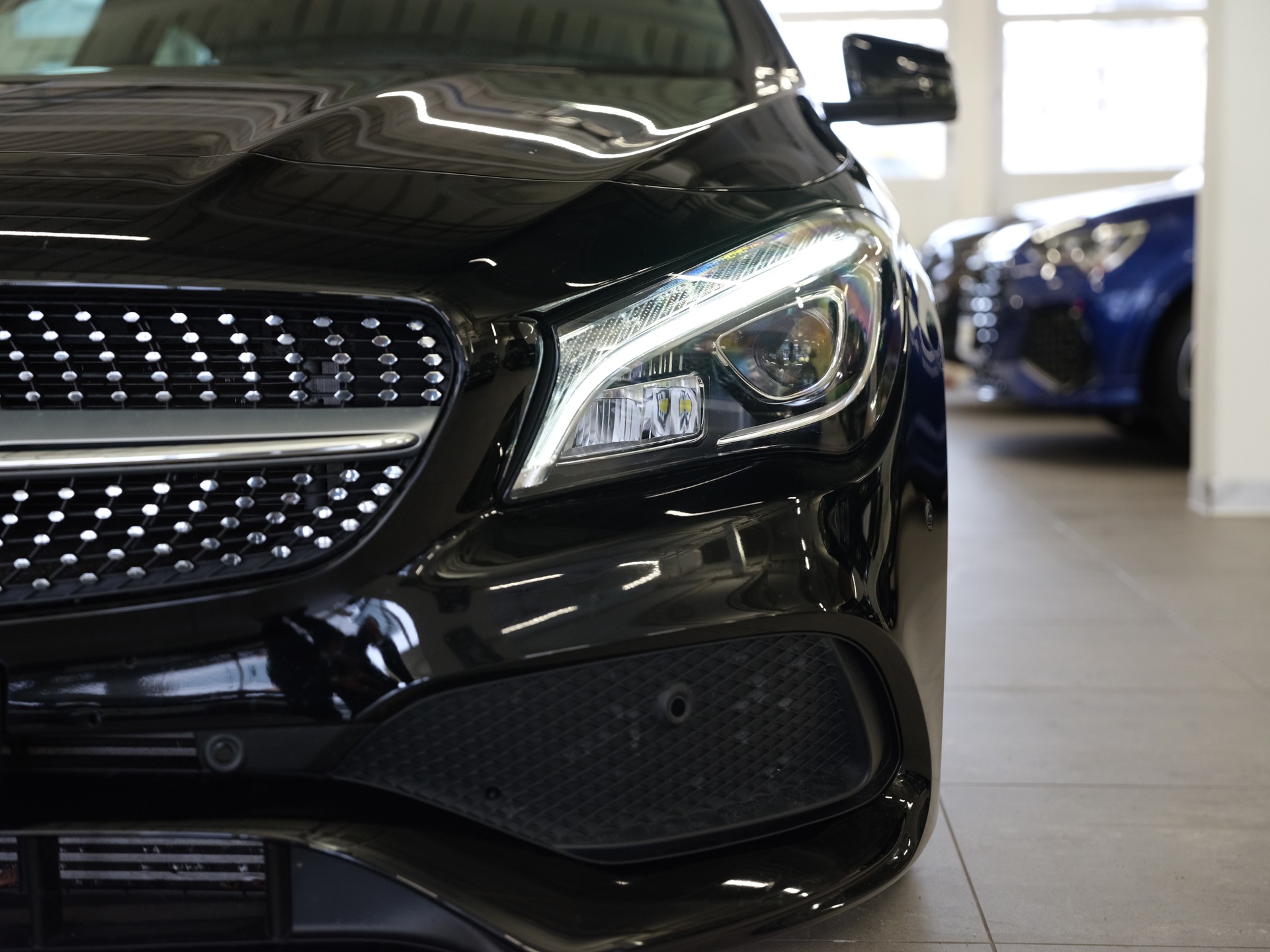 MERCEDES-BENZ CLA Shooting Brake 180 d Urban 7G-DCT-image-9