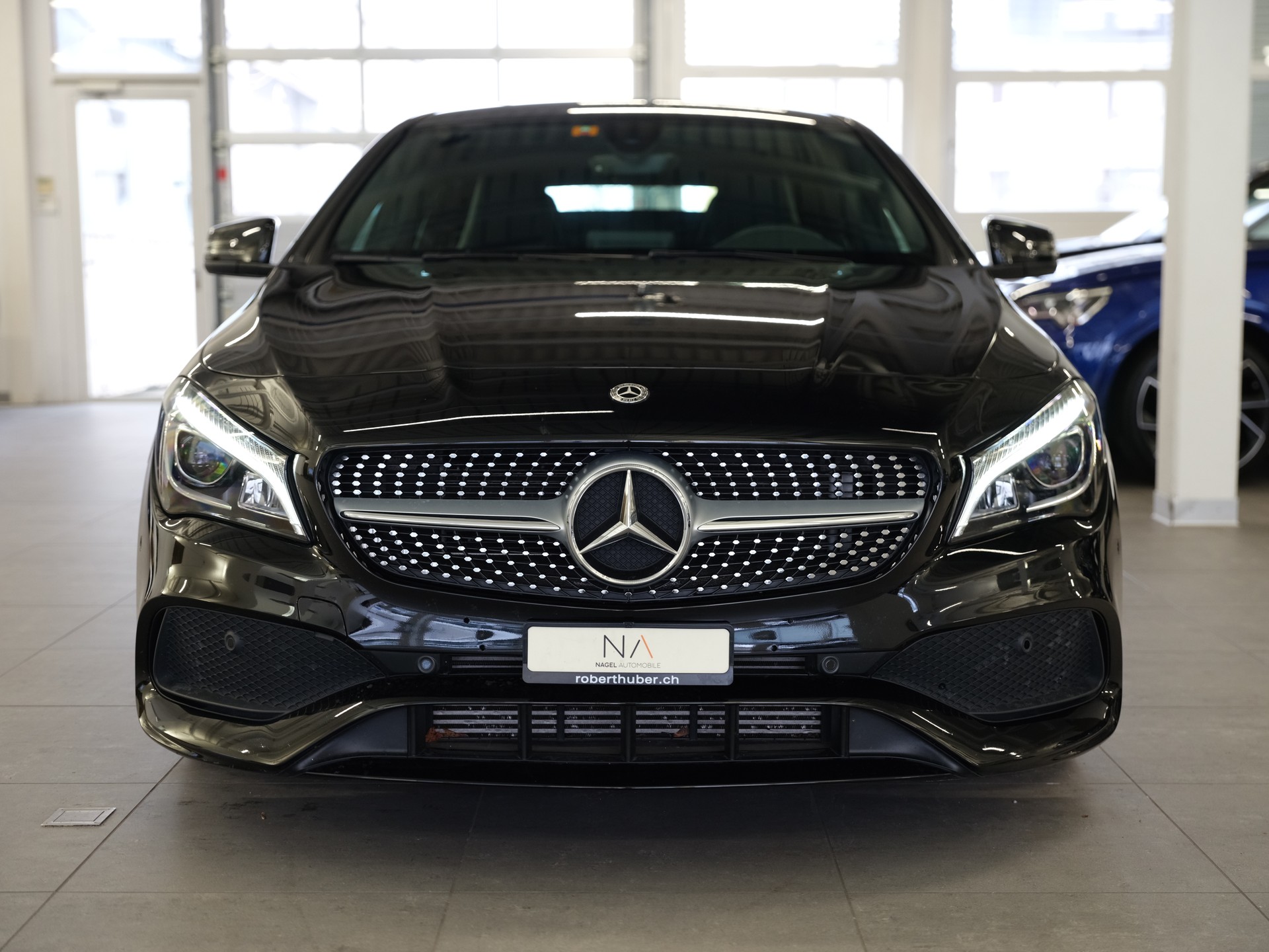 MERCEDES-BENZ CLA Shooting Brake 180 d Urban 7G-DCT-image-2