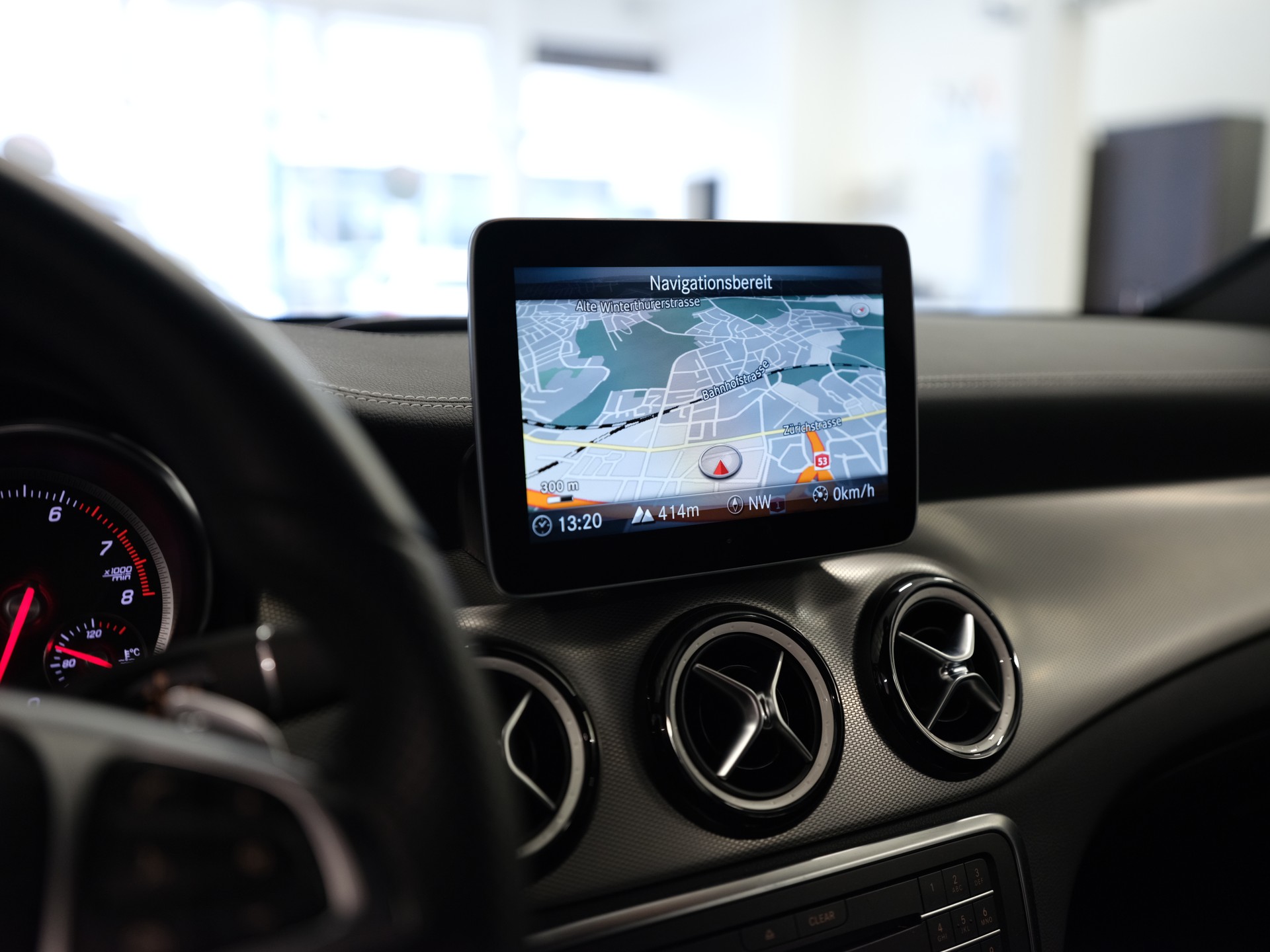 MERCEDES-BENZ CLA Shooting Brake 180 d Urban 7G-DCT-image-21