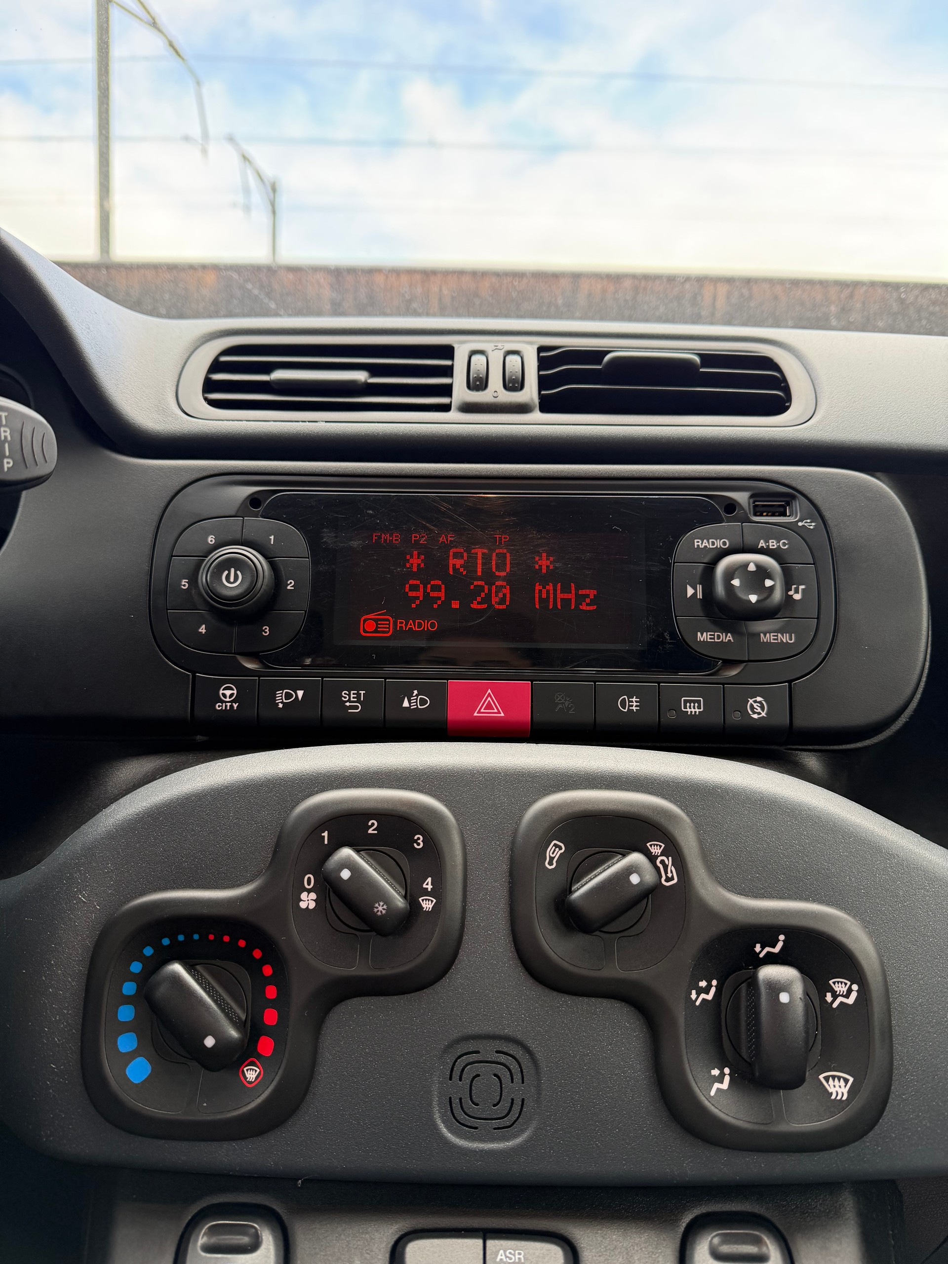 FIAT Panda 1.2 Lounge-image-11