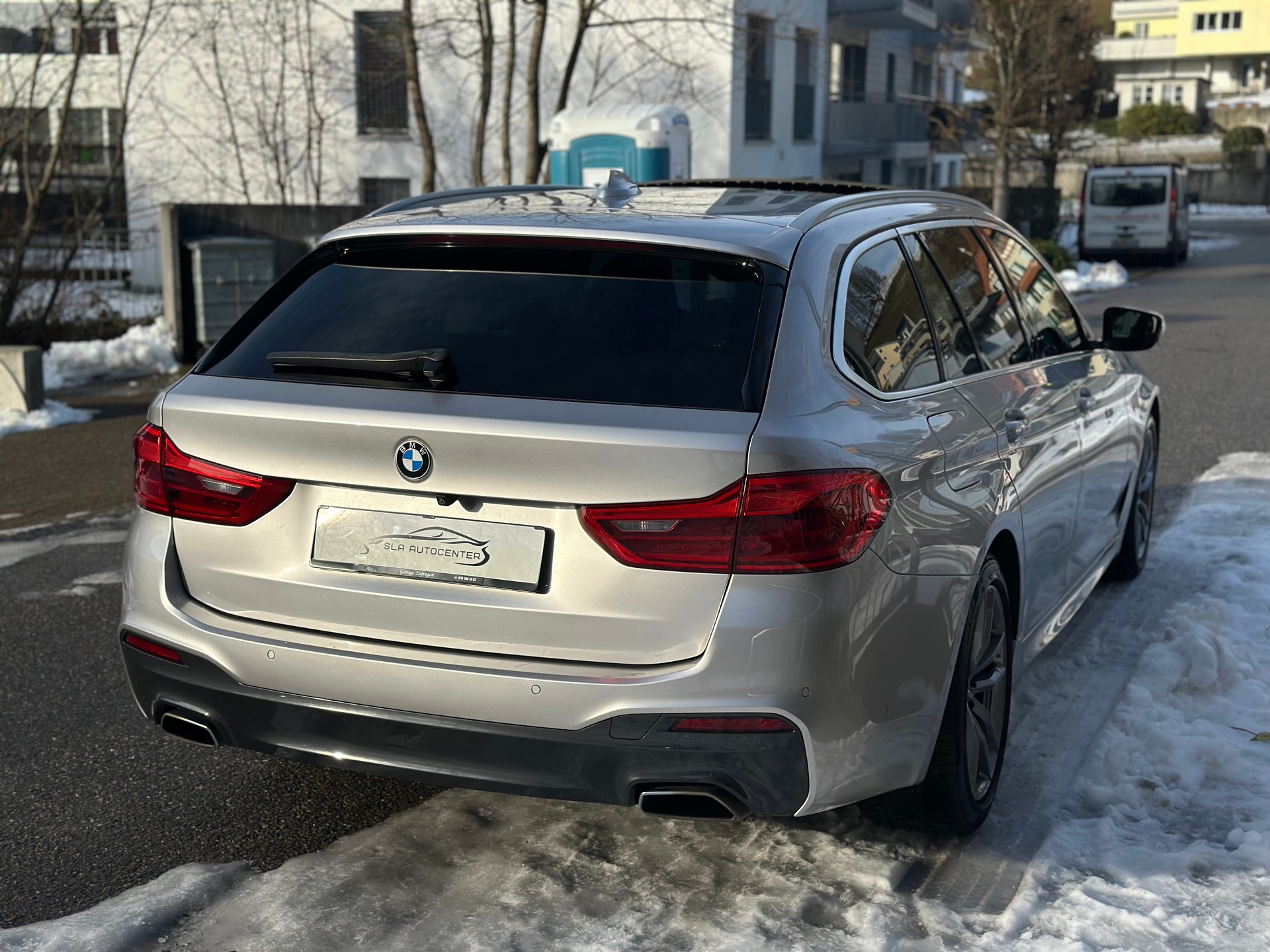 BMW 540d xDrive Touring M Sport Steptronic-image-6