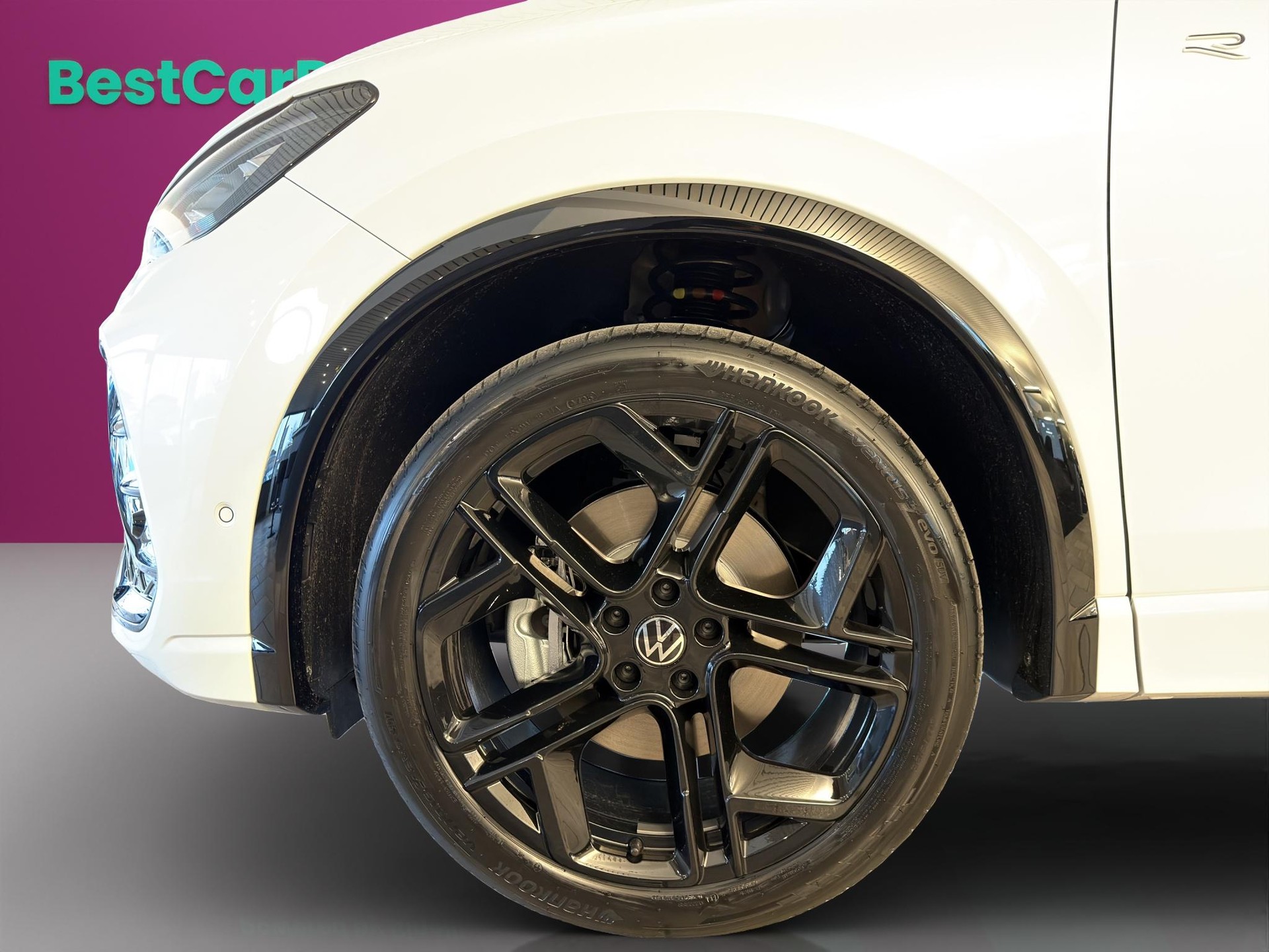 VW Tiguan 2.0 TDI SCR R-Line DSG 4motion CH-Fahrzeug-image-8