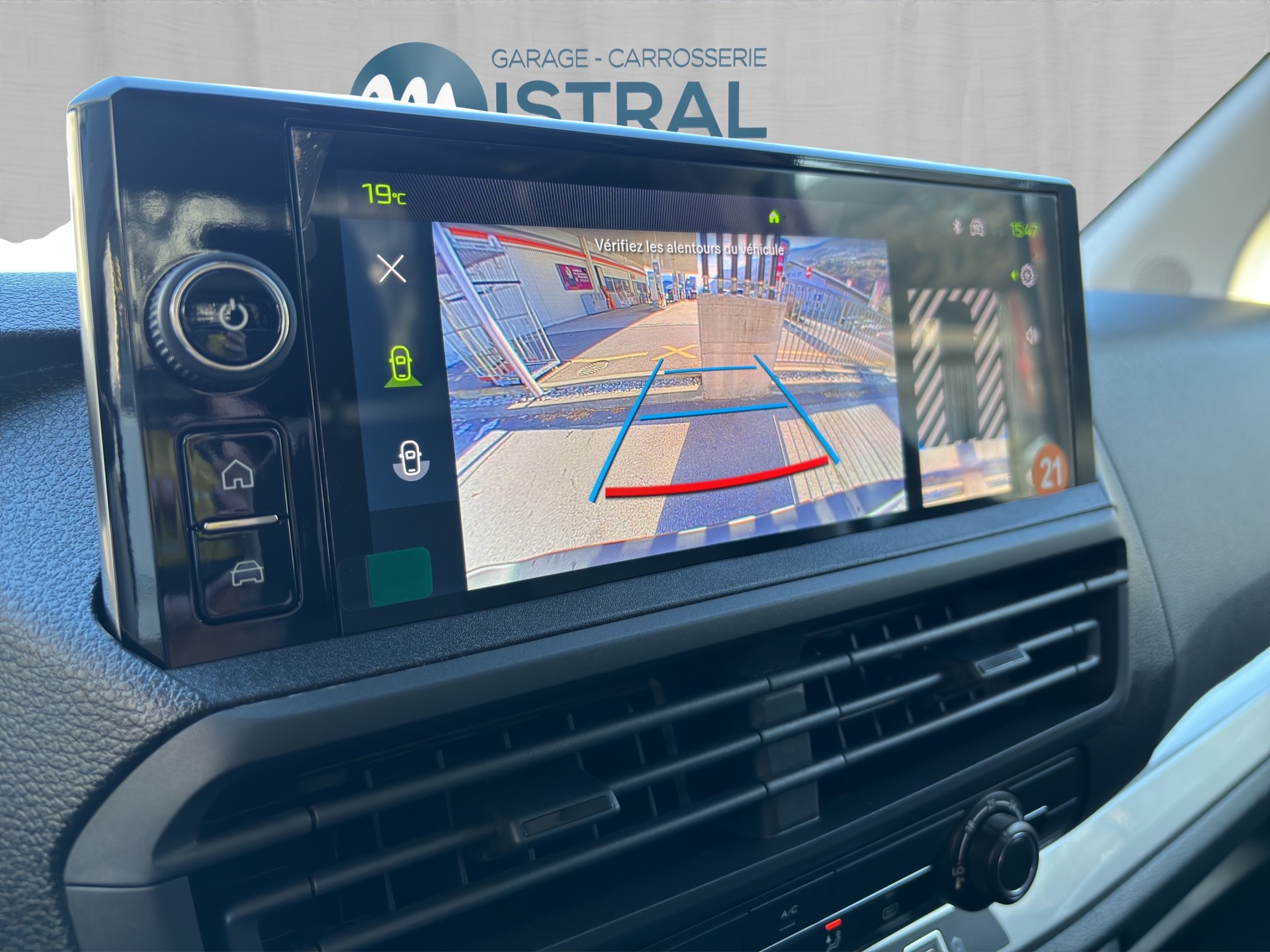 PEUGEOT Expert 2.0 BlueHDi 145 S&S Standard-image-10