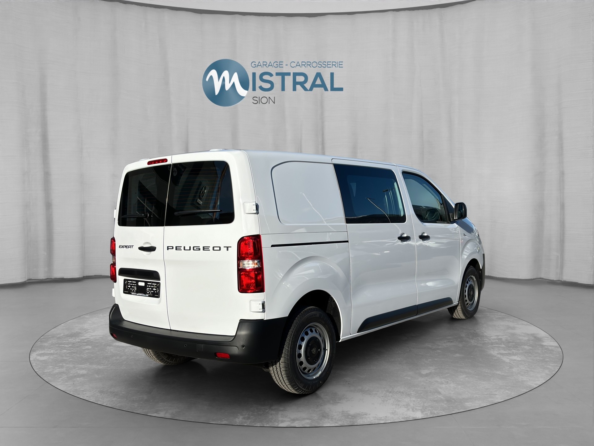 PEUGEOT Expert 2.0 BlueHDi 145 S&S Standard-image-4