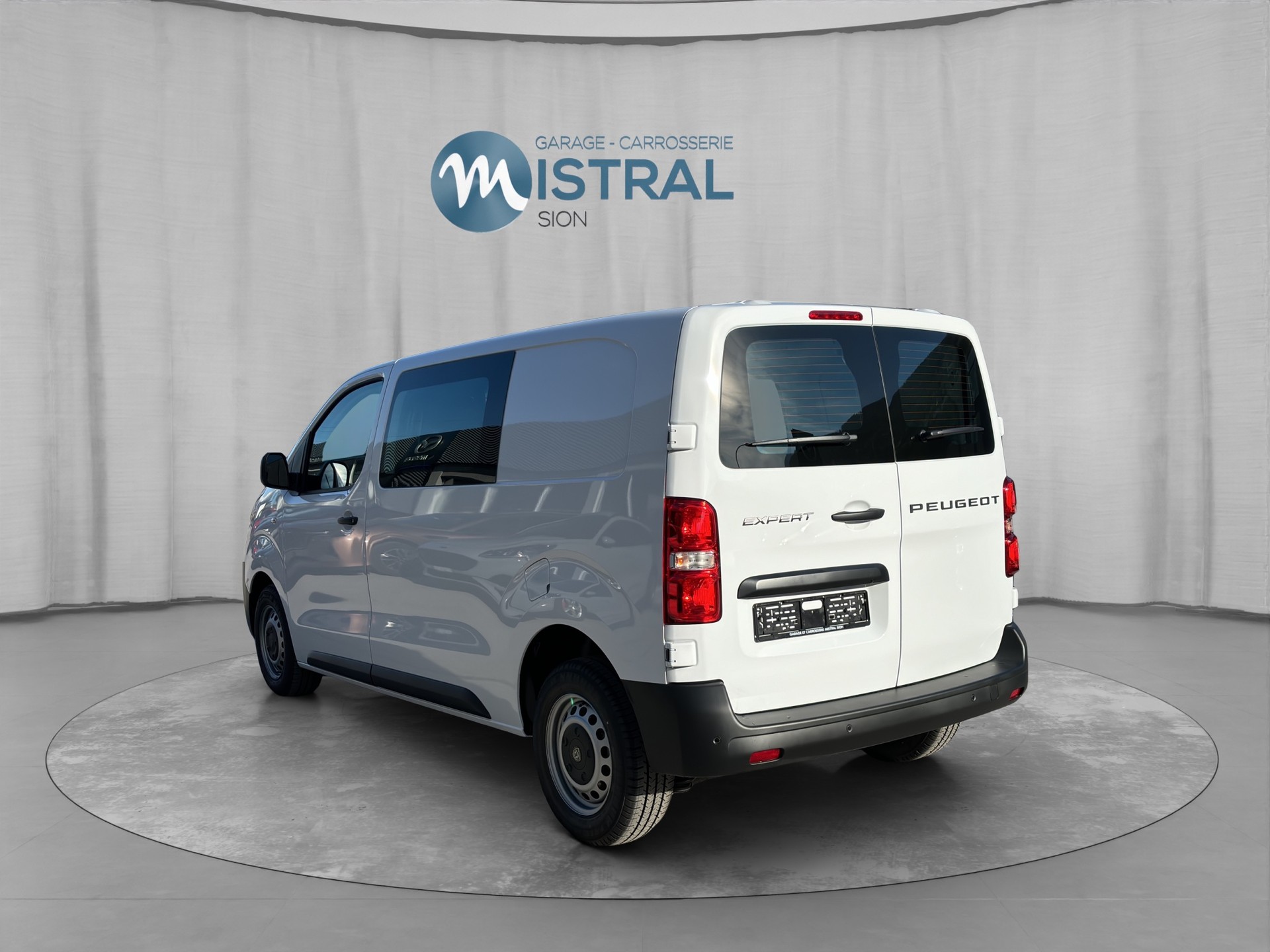 PEUGEOT Expert 2.0 BlueHDi 145 S&S Standard-image-2