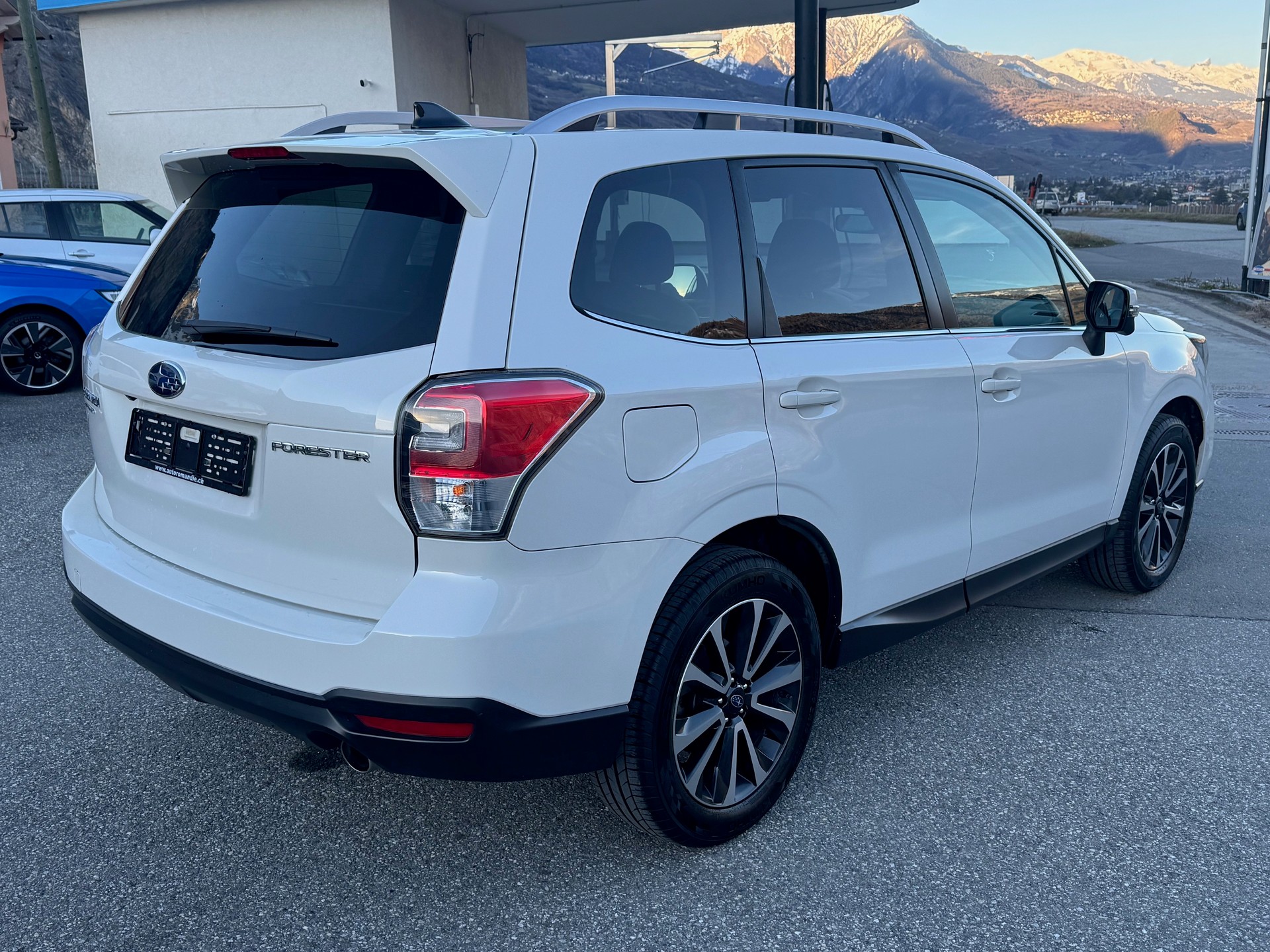 SUBARU Forester 2.0i Executive Lineartronic-image-2