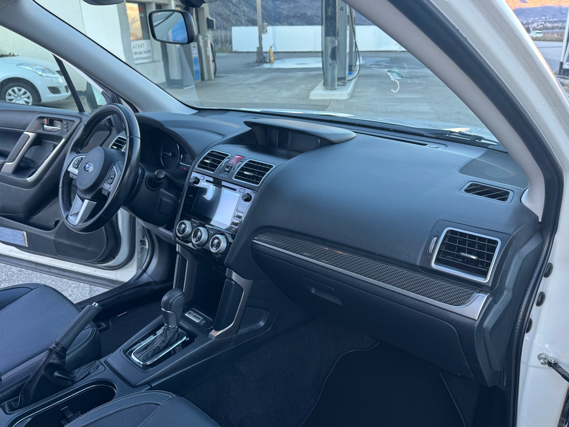 SUBARU Forester 2.0i Executive Lineartronic-image-7