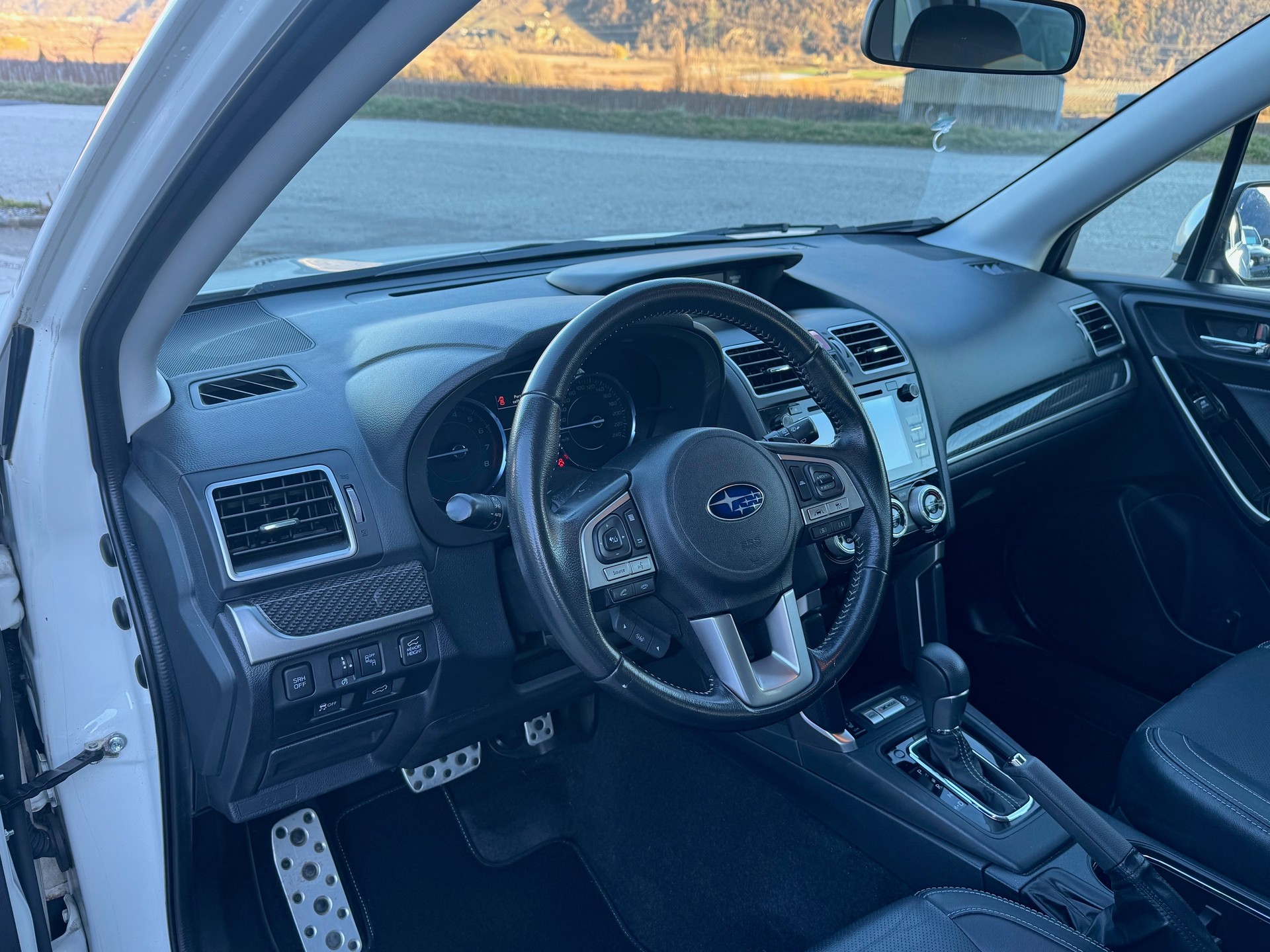 SUBARU Forester 2.0i Executive Lineartronic-image-6