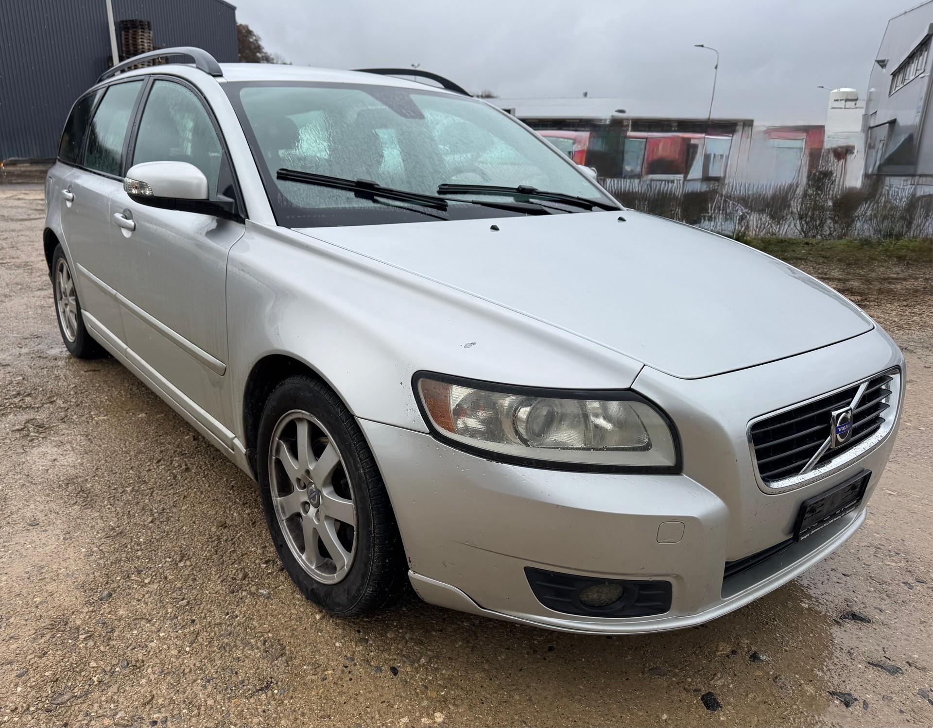 VOLVO V50-image-1