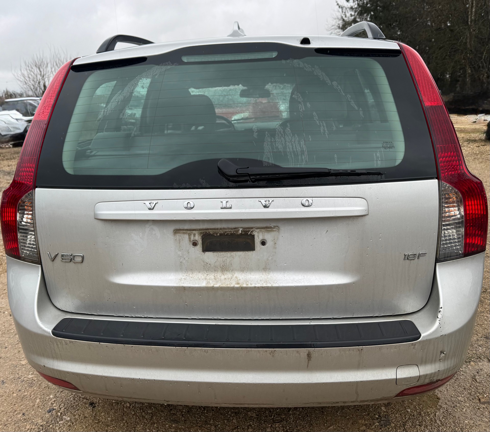 VOLVO V50-image-7
