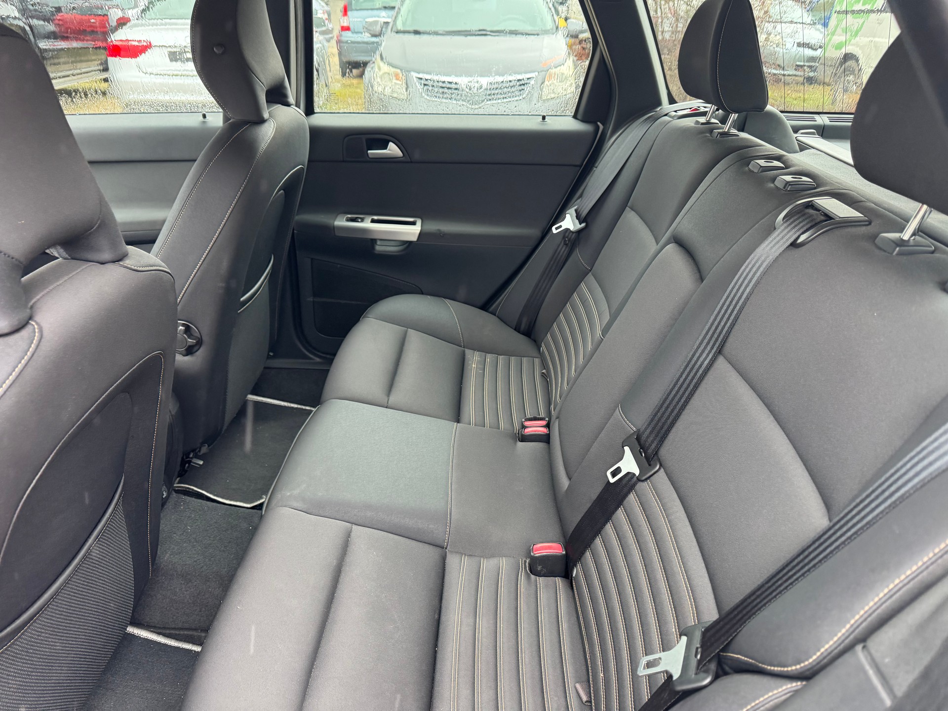 VOLVO V50-image-10
