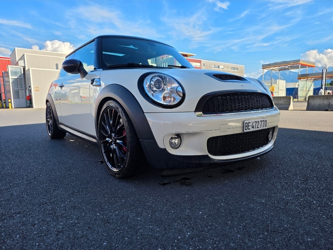 MINI Cooper John Cooper Works-image-12