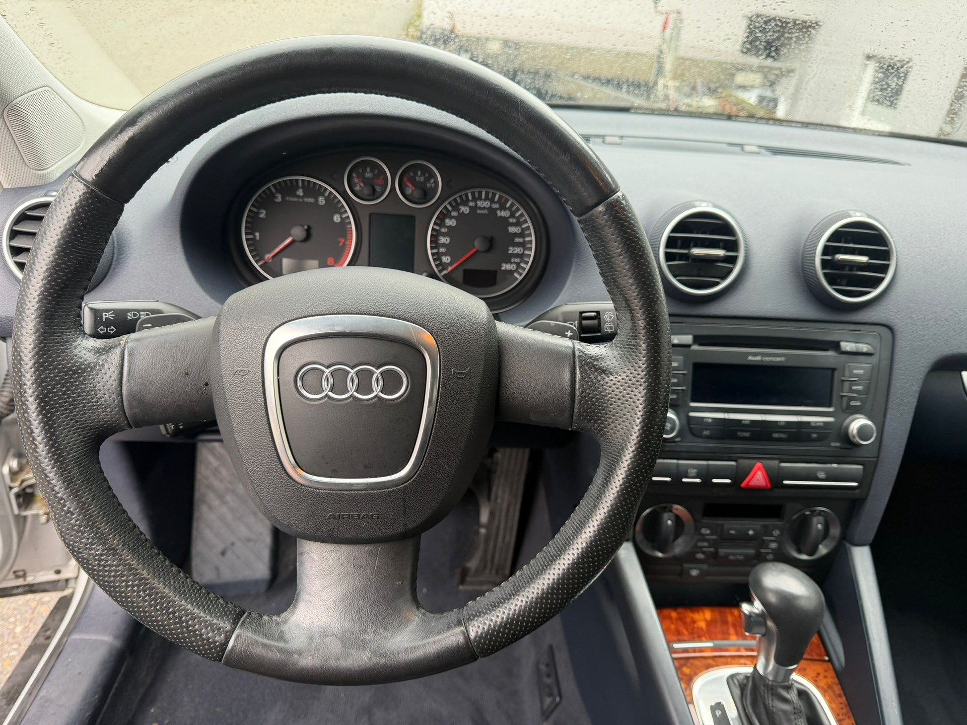 AUDI A3 Sportback 1.8 Turbo FSI Attraction-image-12